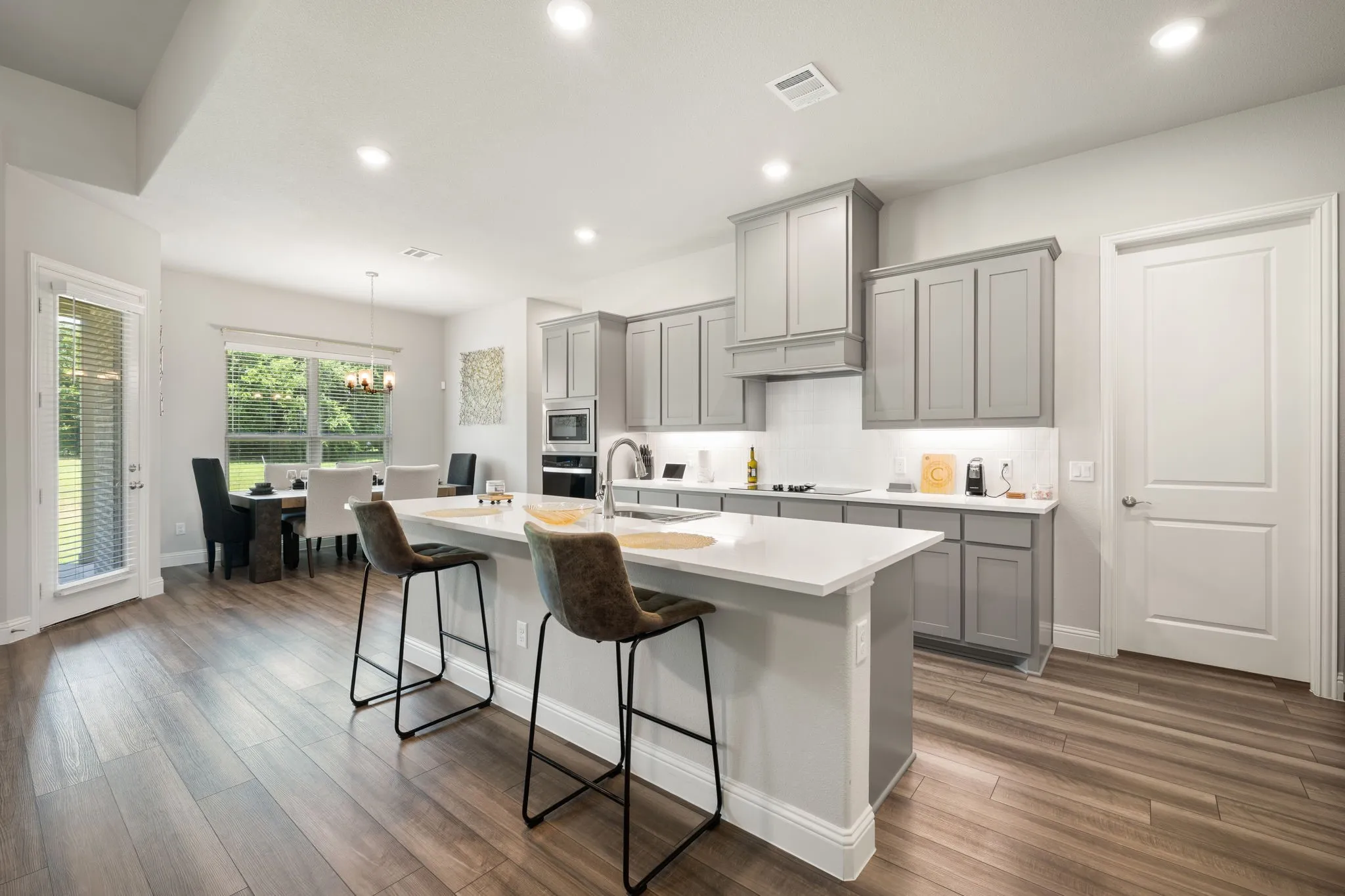 Single Family Residence For Sale in Ellis County , 583 Crystal Lake Lane, Red Oak, Texas 75154, 4 Bedrooms, 3 Bathrooms, 3 Garage spaces, 2,732 Sqft, built in 2023, Price $575,000, mls#21292530, Real Estate Agent in Red Oak, Homes For Sale in Ellis county, Homes For Sale in Red Oak, Realtor in Red Oak Texas, Real Estate Brokerage Independent Realty Texas, Luminita Cordes Realtor