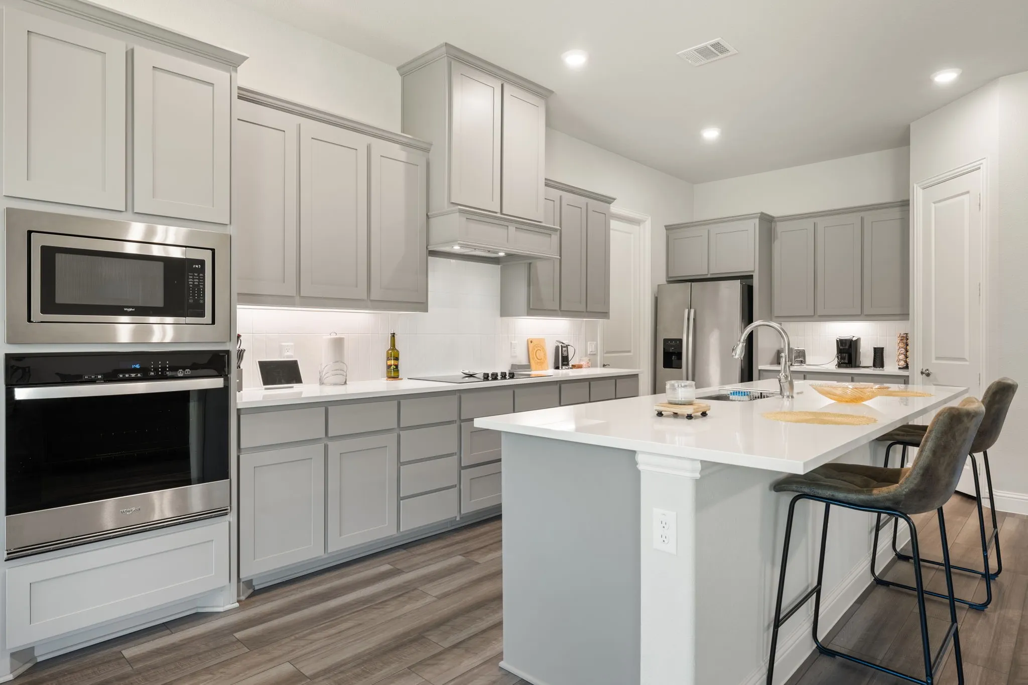 Single Family Residence For Sale in Ellis County , 583 Crystal Lake Lane, Red Oak, Texas 75154, 4 Bedrooms, 3 Bathrooms, 3 Garage spaces, 2,732 Sqft, built in 2023, Price $575,000, mls#21292530, Real Estate Agent in Red Oak, Homes For Sale in Ellis county, Homes For Sale in Red Oak, Realtor in Red Oak Texas, Real Estate Brokerage Independent Realty Texas, Luminita Cordes Realtor
