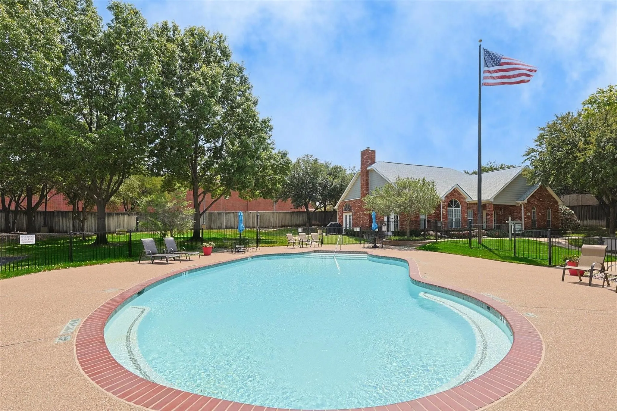 Condominium For Sale in Tarrant County , 1004 Bridges Drive, Arlington, Texas 76012, 3 Bedroom, 3 Bathroom, 2 Garage spaces, 1,767 Sqft, built in 2000, mls#21293699, Real Estate Agent in Arlington, Homes For Sale in Tarrant county, Homes For Sale in Arlington, Realtor in Arlington Texas, Real Estate Brokerage Independent Realty Texas, Luminita Cordes Realtor
