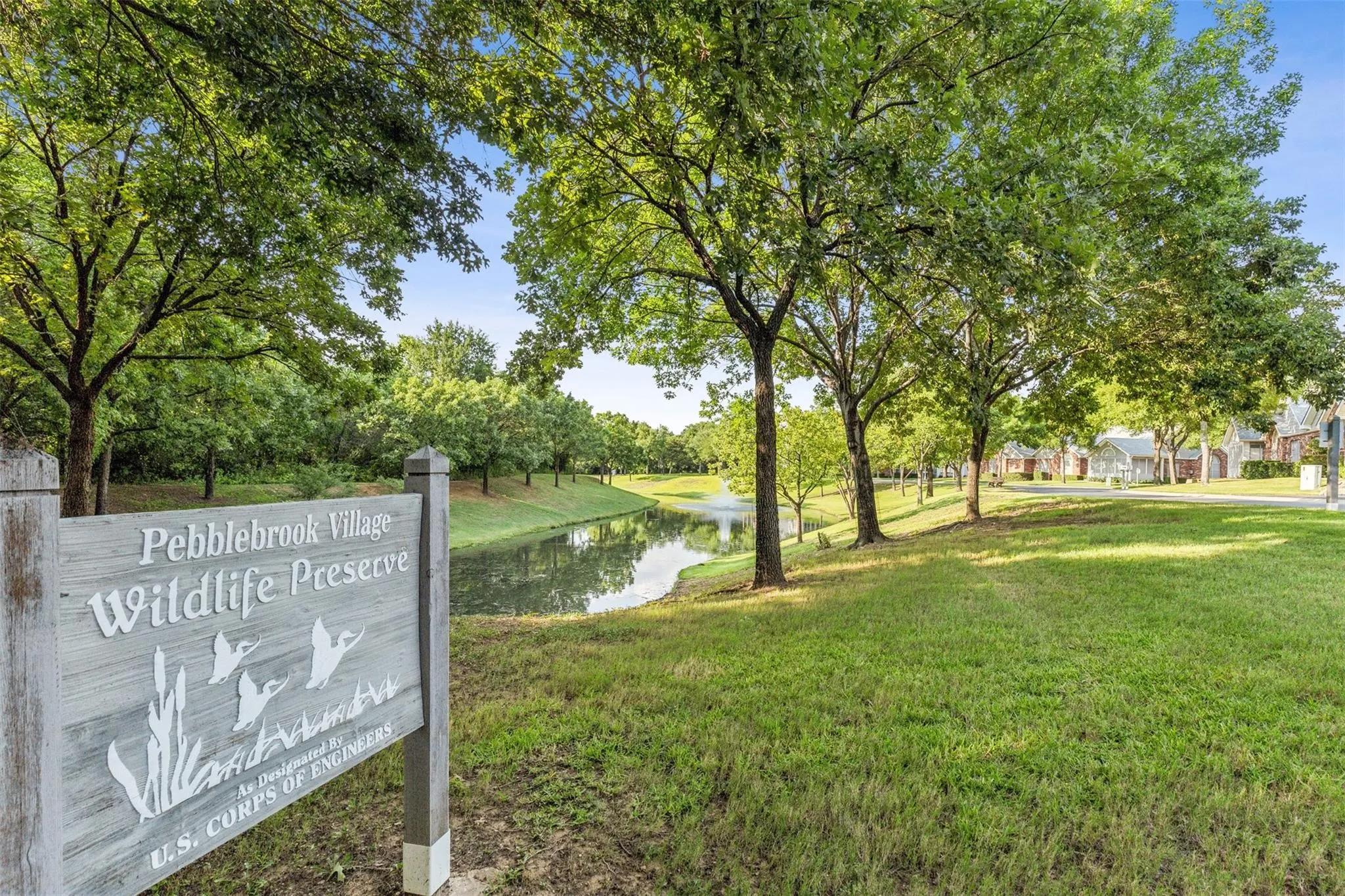 Condominium For Sale in Tarrant County , 1004 Bridges Drive, Arlington, Texas 76012, 3 Bedroom, 3 Bathroom, 2 Garage spaces, 1,767 Sqft, built in 2000, mls#21293699, Real Estate Agent in Arlington, Homes For Sale in Tarrant county, Homes For Sale in Arlington, Realtor in Arlington Texas, Real Estate Brokerage Independent Realty Texas, Luminita Cordes Realtor