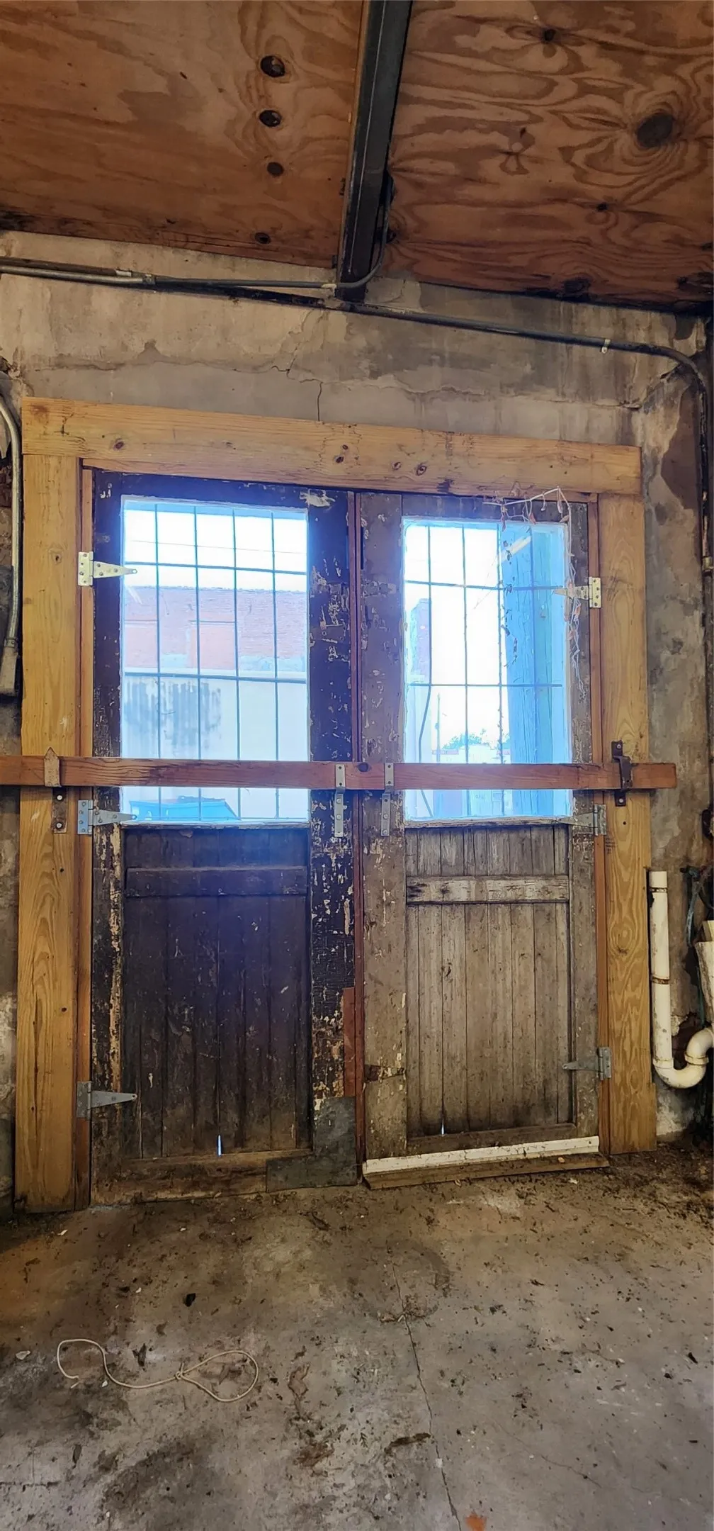 Office For Sale in Limestone County , 108 E Commerce, Mexia, Texas 76667, 0, 0, Garage spaces, 0 Sqft, built in 1950, mls#21295909, Real Estate Agent in Mexia, Homes For Sale in Limestone county, Homes For Sale in Mexia, Realtor in Mexia Texas, Real Estate Brokerage Independent Realty Texas, Luminita Cordes Realtor