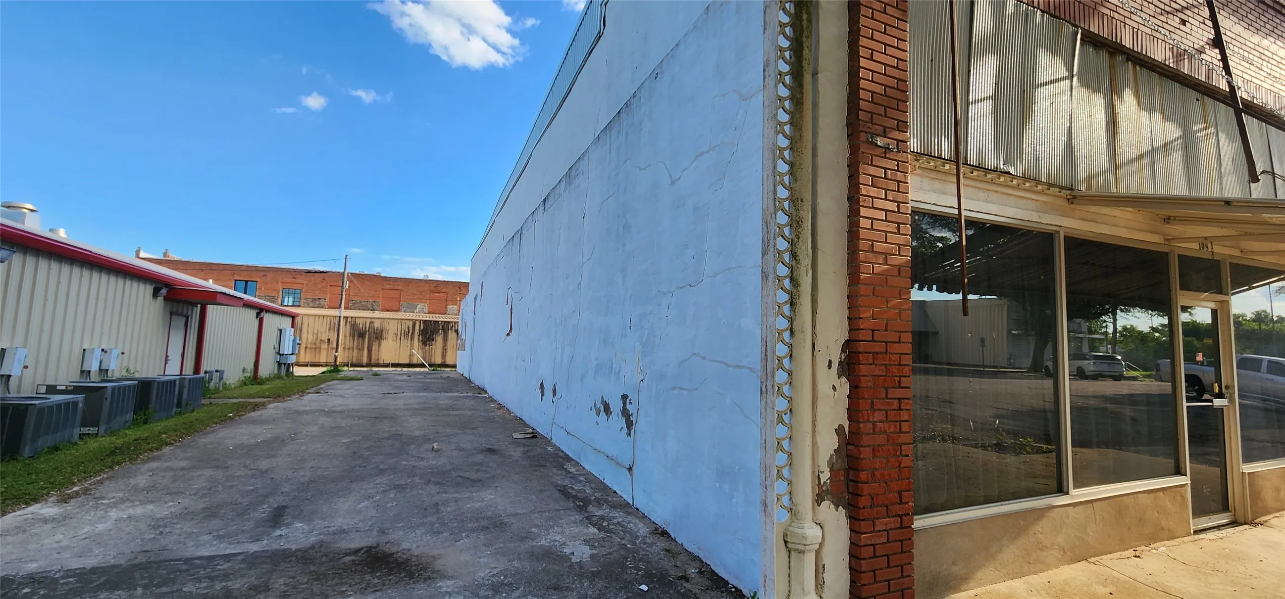 Office For Sale in Limestone County , 108 E Commerce, Mexia, Texas 76667, 0, 0, Garage spaces, 0 Sqft, built in 1950, mls#21295909, Real Estate Agent in Mexia, Homes For Sale in Limestone county, Homes For Sale in Mexia, Realtor in Mexia Texas, Real Estate Brokerage Independent Realty Texas, Luminita Cordes Realtor