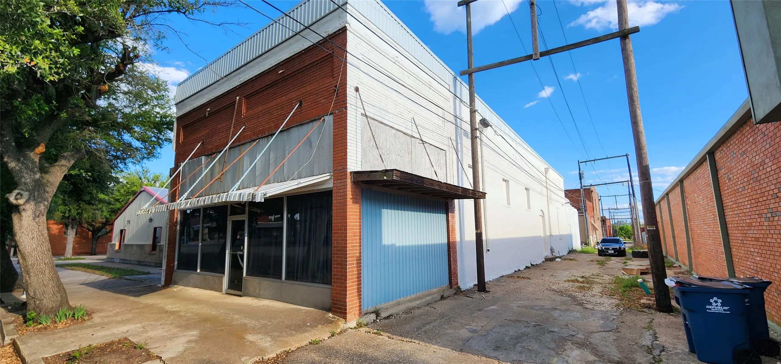 Office For Sale in Limestone County , 108 E Commerce, Mexia, Texas 76667, 0, 0, Garage spaces, 0 Sqft, built in 1950, mls#21295909, Real Estate Agent in Mexia, Homes For Sale in Limestone county, Homes For Sale in Mexia, Realtor in Mexia Texas, Real Estate Brokerage Independent Realty Texas, Luminita Cordes Realtor