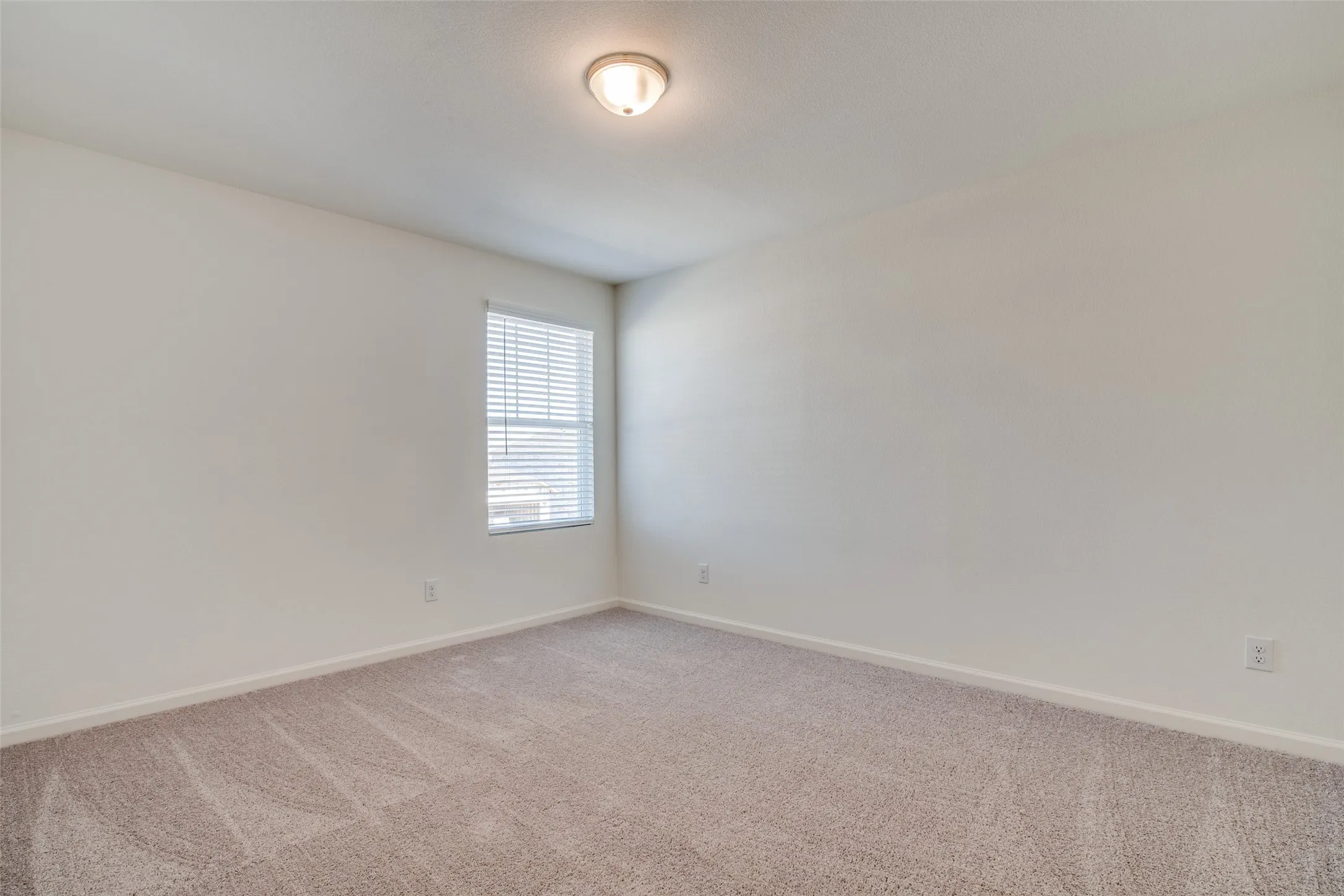 Single Family Residence For Rent in Kaufman County , 6231 Old Bridge Way, Forney, Texas 75126, 4 Bedroom, 3 Bathroom, 2 Garage spaces, 2,308 Sqft, built in 2021, mls#21295759, Real Estate Agent in Forney, Homes For Rent in Kaufman county, Homes For Rent in Forney, Realtor in Forney Texas, Real Estate Brokerage Independent Realty Texas, Luminita Cordes Realtor