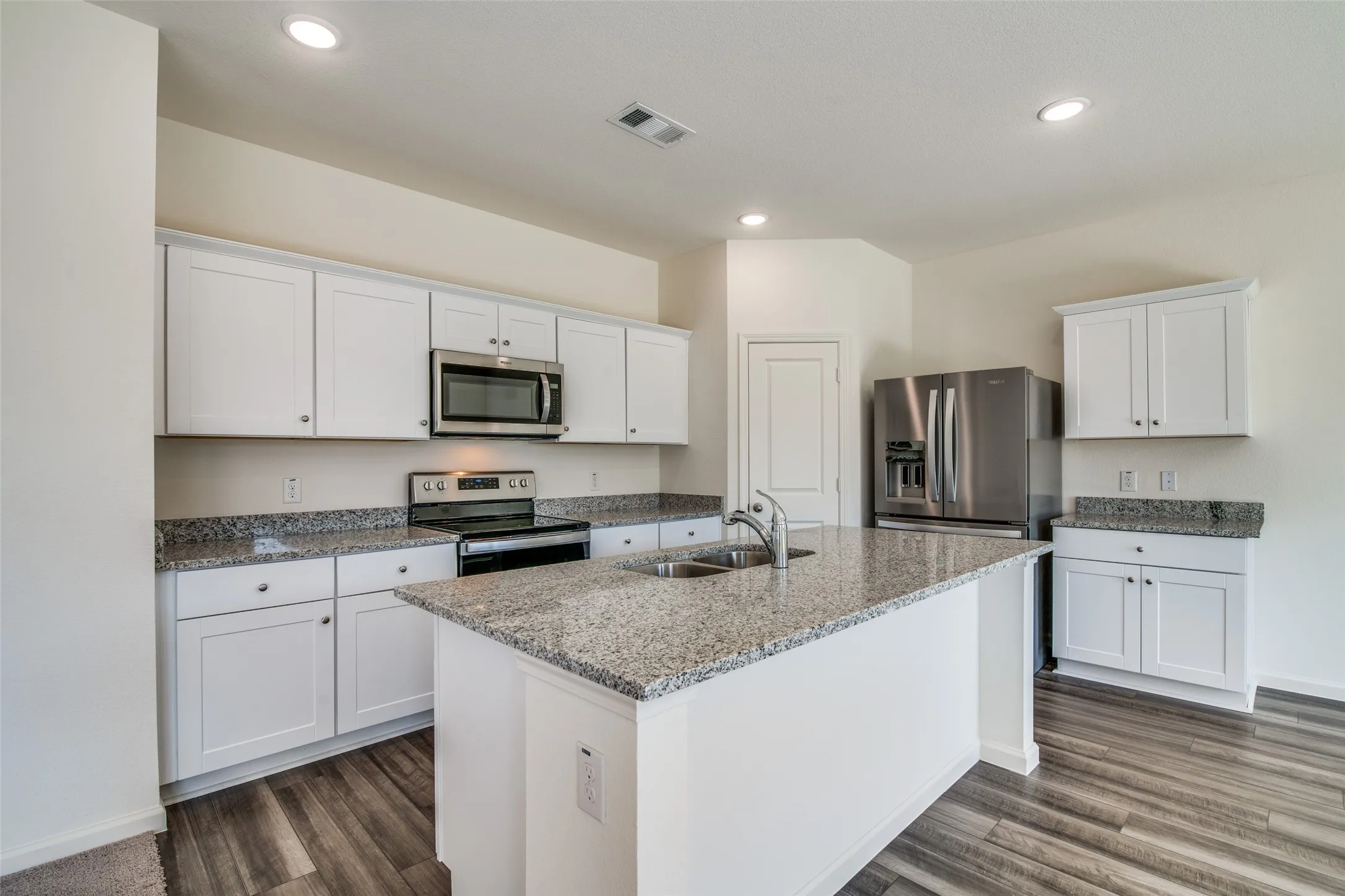 Single Family Residence For Rent in Kaufman County , 6231 Old Bridge Way, Forney, Texas 75126, 4 Bedroom, 3 Bathroom, 2 Garage spaces, 2,308 Sqft, built in 2021, mls#21295759, Real Estate Agent in Forney, Homes For Rent in Kaufman county, Homes For Rent in Forney, Realtor in Forney Texas, Real Estate Brokerage Independent Realty Texas, Luminita Cordes Realtor