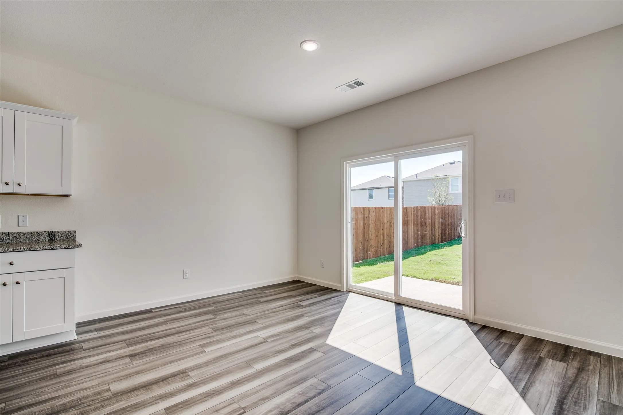 Single Family Residence For Rent in Kaufman County , 6231 Old Bridge Way, Forney, Texas 75126, 4 Bedroom, 3 Bathroom, 2 Garage spaces, 2,308 Sqft, built in 2021, mls#21295759, Real Estate Agent in Forney, Homes For Rent in Kaufman county, Homes For Rent in Forney, Realtor in Forney Texas, Real Estate Brokerage Independent Realty Texas, Luminita Cordes Realtor