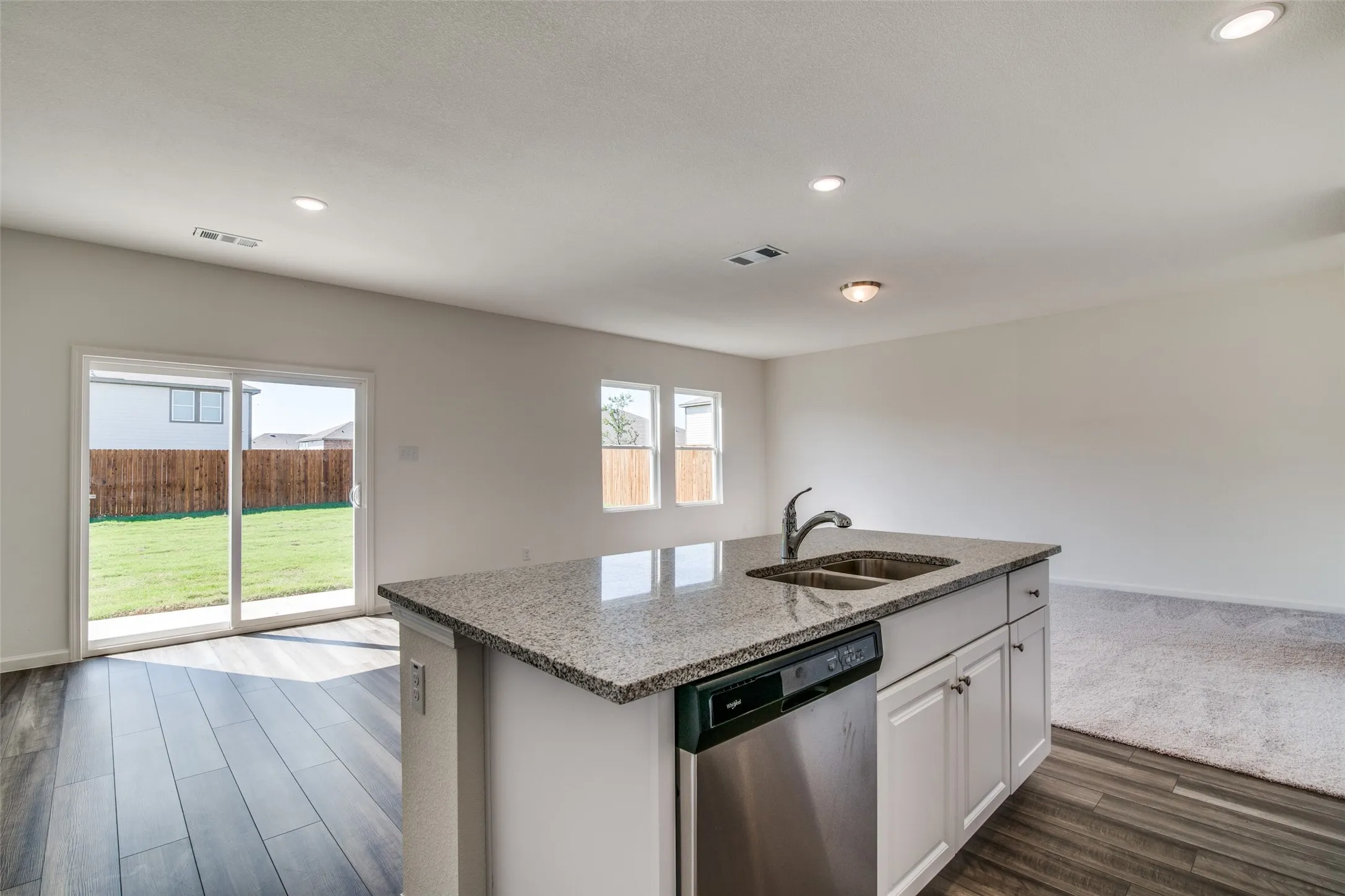 Single Family Residence For Rent in Kaufman County , 6231 Old Bridge Way, Forney, Texas 75126, 4 Bedroom, 3 Bathroom, 2 Garage spaces, 2,308 Sqft, built in 2021, mls#21295759, Real Estate Agent in Forney, Homes For Rent in Kaufman county, Homes For Rent in Forney, Realtor in Forney Texas, Real Estate Brokerage Independent Realty Texas, Luminita Cordes Realtor