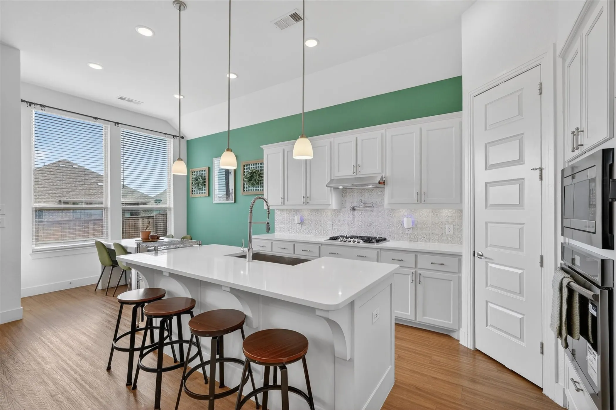 Single Family Residence For Sale in Rockwall County , 1713 Pieneze Drive, Mclendon Chisholm, Texas 75032, 4 Bedroom, 3 Bathroom, 2 Garage spaces, 2,246 Sqft, built in 2019, mls#21294734, Real Estate Agent in Mclendon Chisholm, Homes For Sale in Rockwall county, Homes For Sale in Mclendon Chisholm, Realtor in Mclendon Chisholm Texas, Real Estate Brokerage Independent Realty Texas, Luminita Cordes Realtor