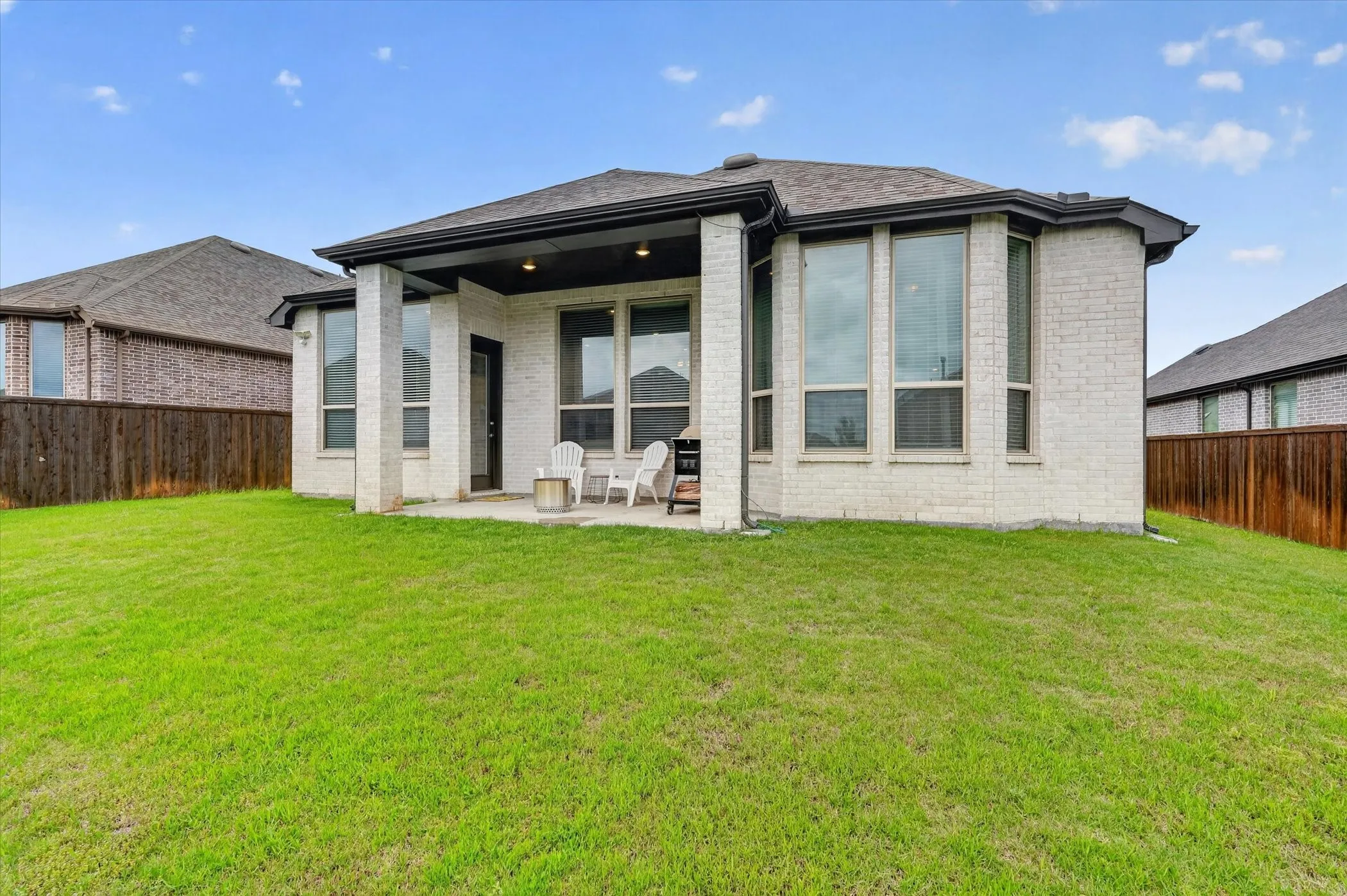 Single Family Residence For Sale in Rockwall County , 1713 Pieneze Drive, Mclendon Chisholm, Texas 75032, 4 Bedroom, 3 Bathroom, 2 Garage spaces, 2,246 Sqft, built in 2019, mls#21294734, Real Estate Agent in Mclendon Chisholm, Homes For Sale in Rockwall county, Homes For Sale in Mclendon Chisholm, Realtor in Mclendon Chisholm Texas, Real Estate Brokerage Independent Realty Texas, Luminita Cordes Realtor