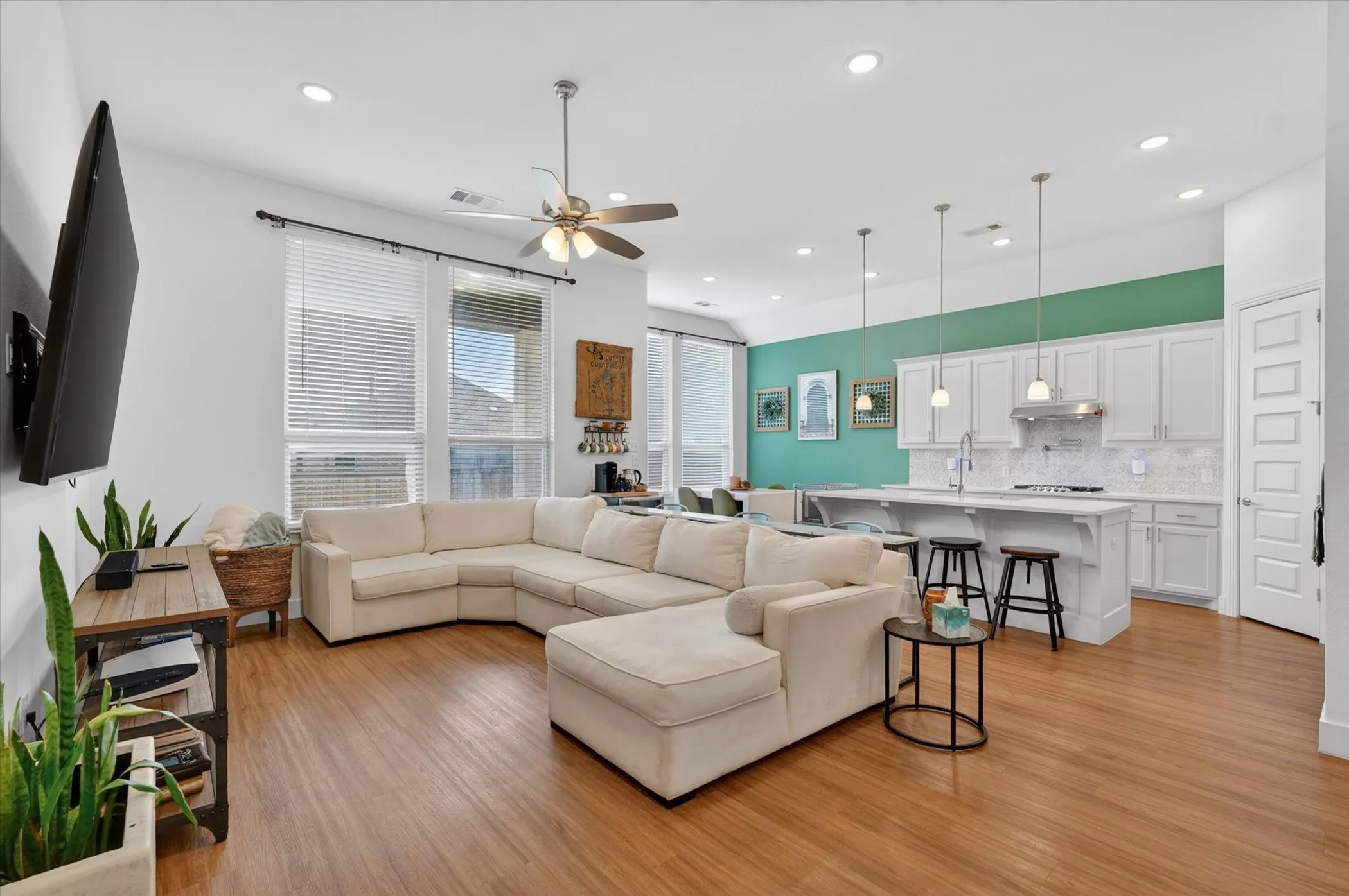 Single Family Residence For Sale in Rockwall County , 1713 Pieneze Drive, Mclendon Chisholm, Texas 75032, 4 Bedroom, 3 Bathroom, 2 Garage spaces, 2,246 Sqft, built in 2019, mls#21294734, Real Estate Agent in Mclendon Chisholm, Homes For Sale in Rockwall county, Homes For Sale in Mclendon Chisholm, Realtor in Mclendon Chisholm Texas, Real Estate Brokerage Independent Realty Texas, Luminita Cordes Realtor