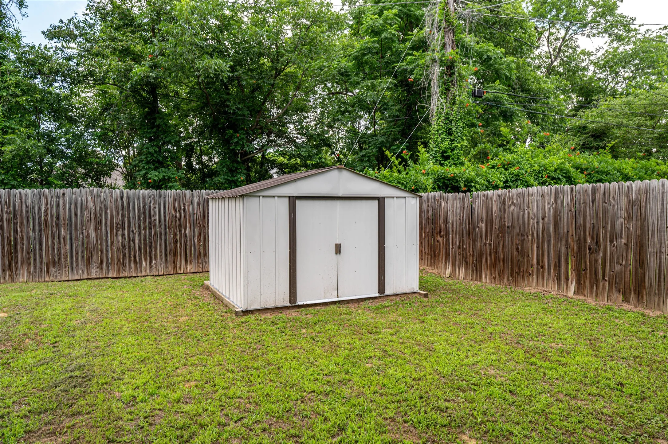 Single Family Residence For Sale in Grayson County , 231 W Murray Street, Denison, Texas 75020, 4 Bedroom, 2 Bathroom, Garage spaces, 1,315 Sqft, built in 2019, mls#21290527, Real Estate Agent in Denison, Homes For Sale in Grayson county, Homes For Sale in Denison, Realtor in Denison Texas, Real Estate Brokerage Independent Realty Texas, Luminita Cordes Realtor