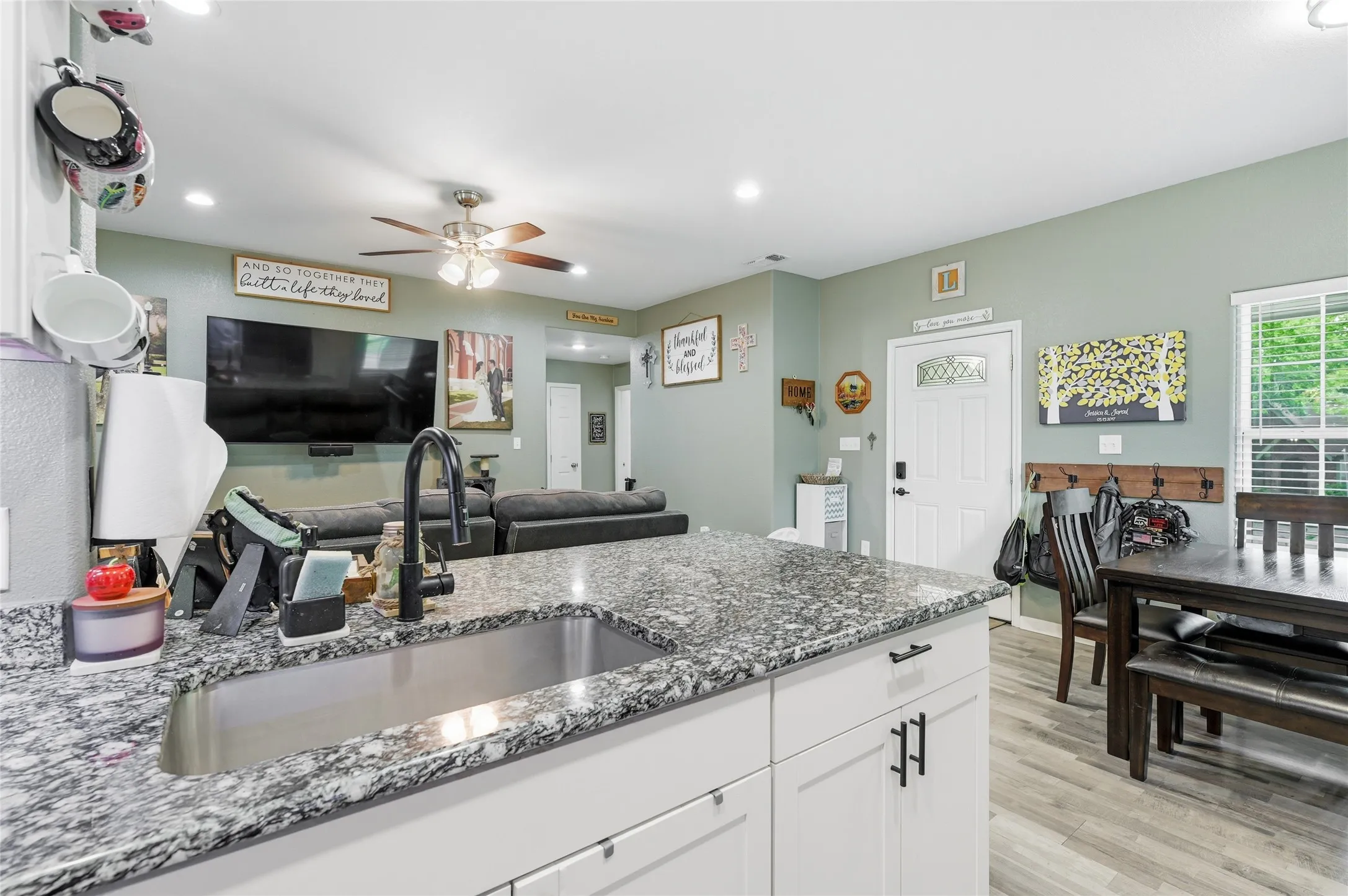 Single Family Residence For Sale in Grayson County , 231 W Murray Street, Denison, Texas 75020, 4 Bedroom, 2 Bathroom, Garage spaces, 1,315 Sqft, built in 2019, mls#21290527, Real Estate Agent in Denison, Homes For Sale in Grayson county, Homes For Sale in Denison, Realtor in Denison Texas, Real Estate Brokerage Independent Realty Texas, Luminita Cordes Realtor