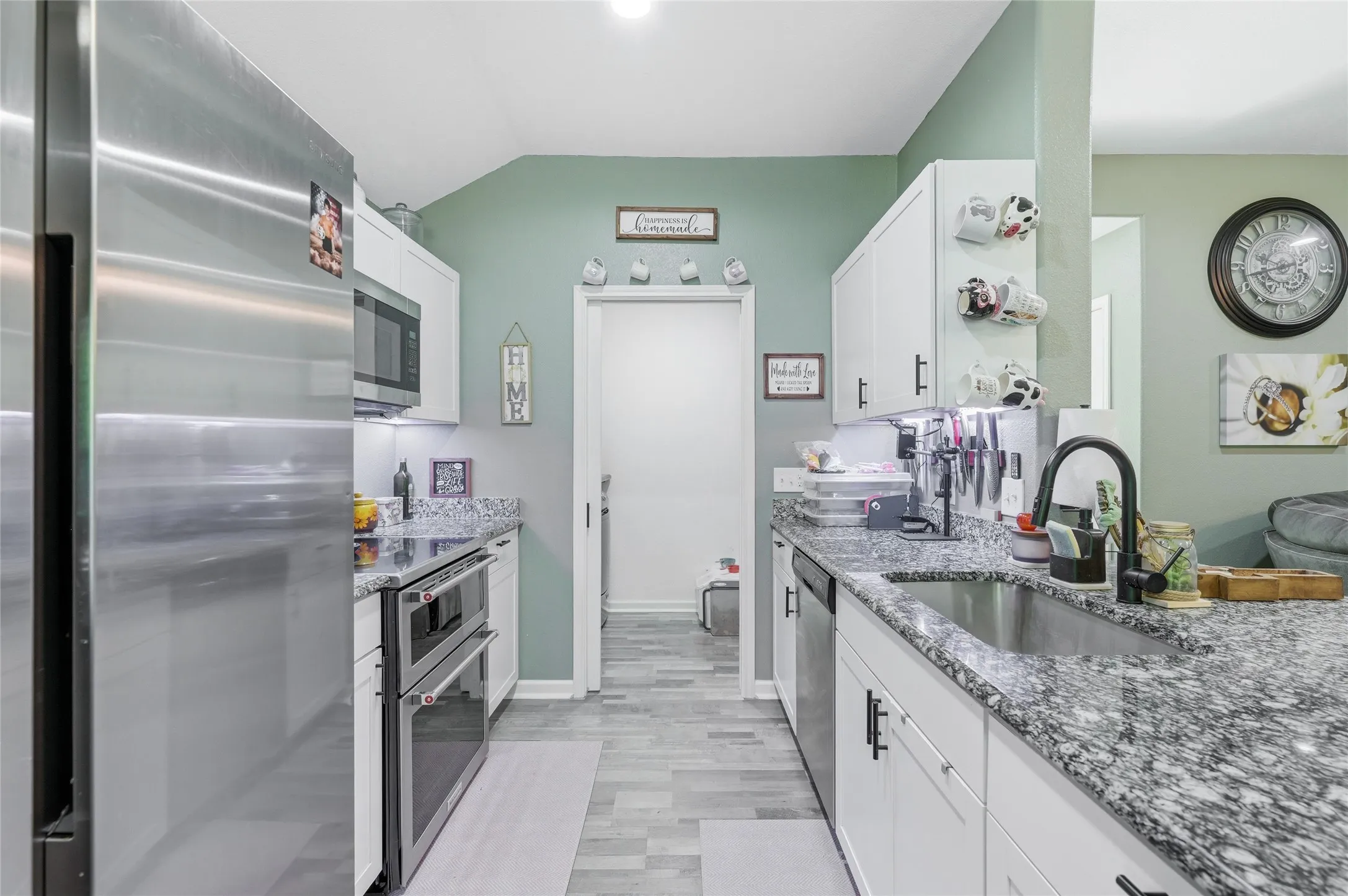 Single Family Residence For Sale in Grayson County , 231 W Murray Street, Denison, Texas 75020, 4 Bedroom, 2 Bathroom, Garage spaces, 1,315 Sqft, built in 2019, mls#21290527, Real Estate Agent in Denison, Homes For Sale in Grayson county, Homes For Sale in Denison, Realtor in Denison Texas, Real Estate Brokerage Independent Realty Texas, Luminita Cordes Realtor