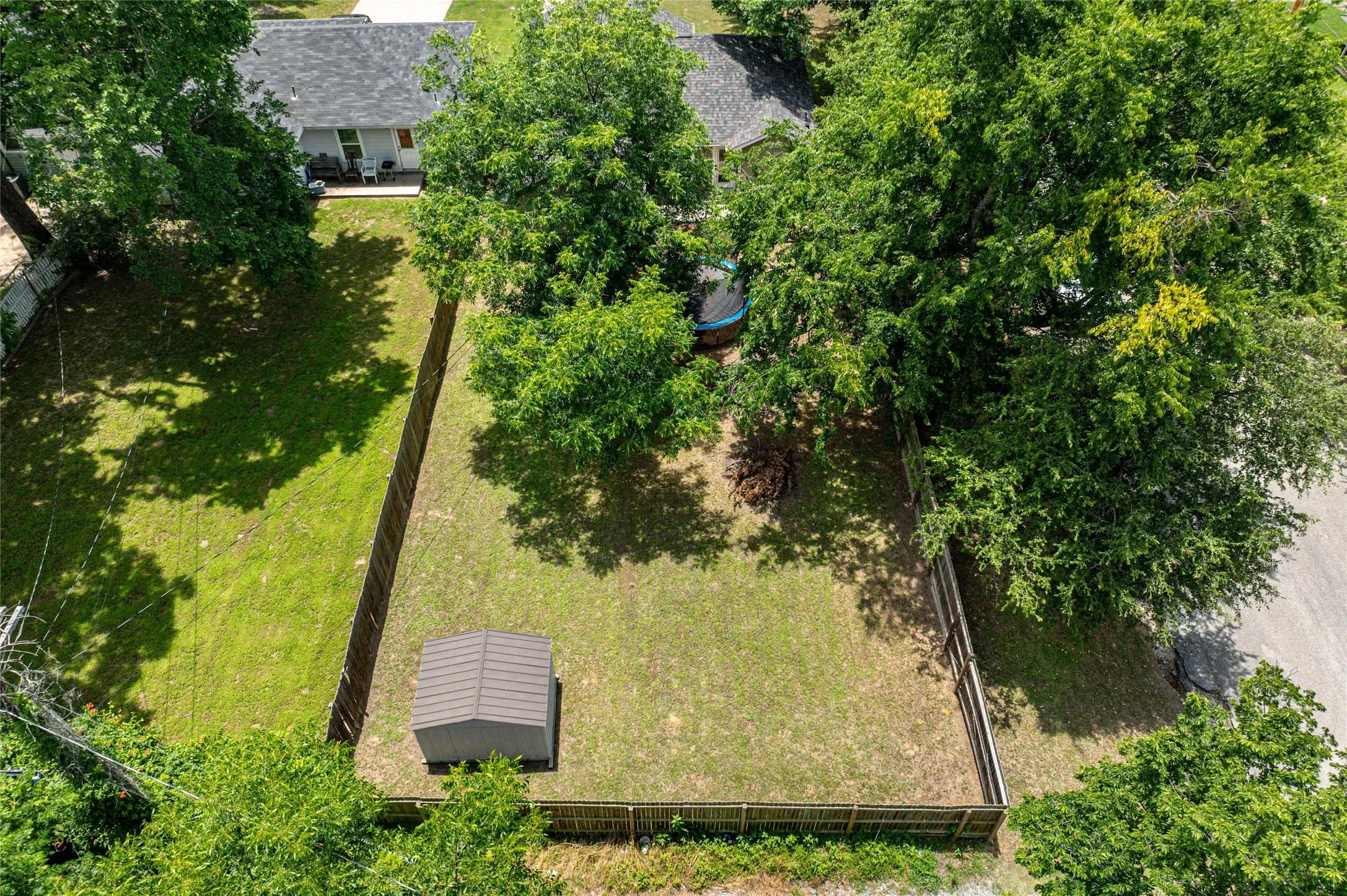 Single Family Residence For Sale in Grayson County , 231 W Murray Street, Denison, Texas 75020, 4 Bedroom, 2 Bathroom, Garage spaces, 1,315 Sqft, built in 2019, mls#21290527, Real Estate Agent in Denison, Homes For Sale in Grayson county, Homes For Sale in Denison, Realtor in Denison Texas, Real Estate Brokerage Independent Realty Texas, Luminita Cordes Realtor