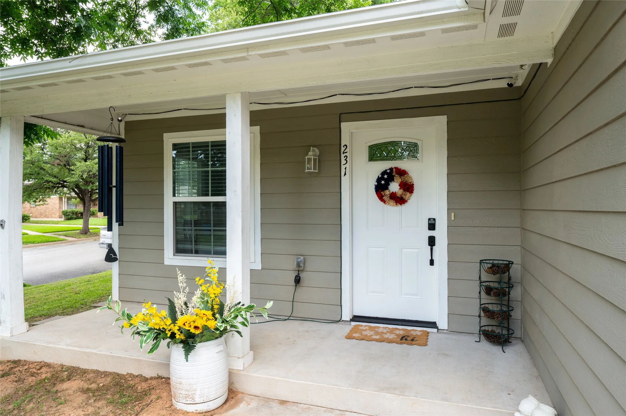 Single Family Residence For Sale in Grayson County , 231 W Murray Street, Denison, Texas 75020, 4 Bedroom, 2 Bathroom, Garage spaces, 1,315 Sqft, built in 2019, mls#21290527, Real Estate Agent in Denison, Homes For Sale in Grayson county, Homes For Sale in Denison, Realtor in Denison Texas, Real Estate Brokerage Independent Realty Texas, Luminita Cordes Realtor