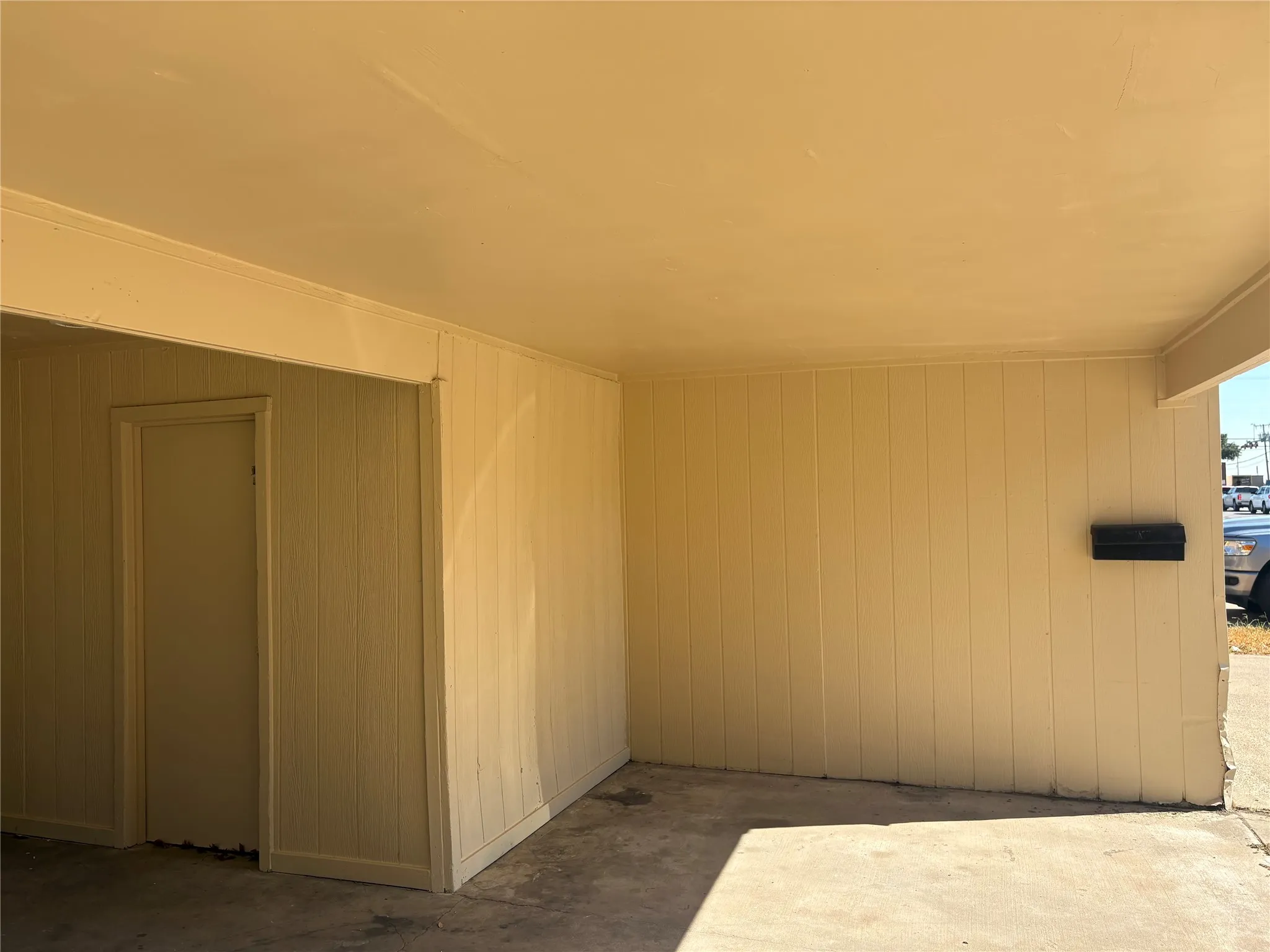 Single Family Residence For Sale in Dallas County , 1821 Ridgeview Street, Mesquite, Texas 75149, 3 Bedroom, 2 Bathroom, Garage spaces, 1,185 Sqft, built in 1973, mls#21295976, Real Estate Agent in Mesquite, Homes For Sale in Dallas county, Homes For Sale in Mesquite, Realtor in Mesquite Texas, Real Estate Brokerage Independent Realty Texas, Luminita Cordes Realtor