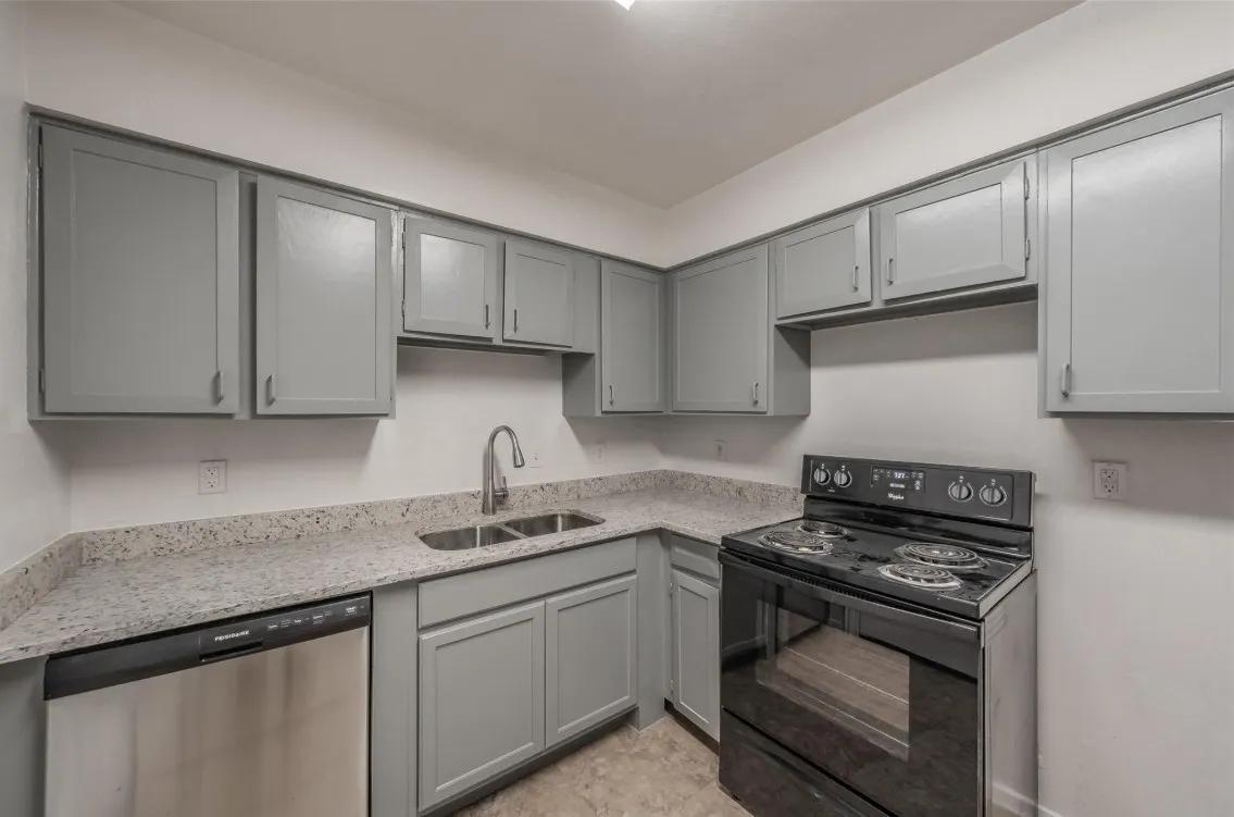 Single Family Residence For Sale in Dallas County , 1821 Ridgeview Street, Mesquite, Texas 75149, 3 Bedroom, 2 Bathroom, Garage spaces, 1,185 Sqft, built in 1973, mls#21295976, Real Estate Agent in Mesquite, Homes For Sale in Dallas county, Homes For Sale in Mesquite, Realtor in Mesquite Texas, Real Estate Brokerage Independent Realty Texas, Luminita Cordes Realtor