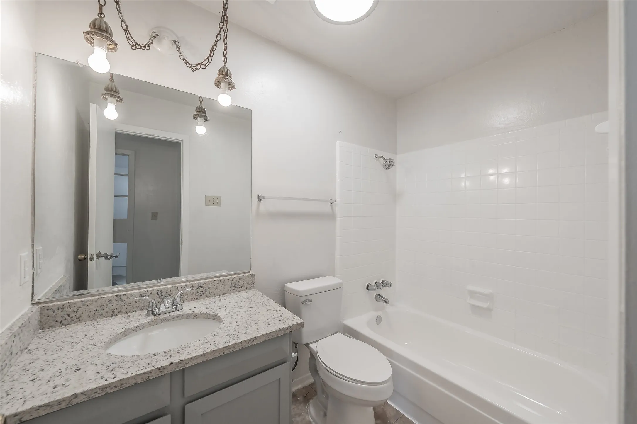 Single Family Residence For Sale in Dallas County , 1821 Ridgeview Street, Mesquite, Texas 75149, 3 Bedroom, 2 Bathroom, Garage spaces, 1,185 Sqft, built in 1973, mls#21295976, Real Estate Agent in Mesquite, Homes For Sale in Dallas county, Homes For Sale in Mesquite, Realtor in Mesquite Texas, Real Estate Brokerage Independent Realty Texas, Luminita Cordes Realtor