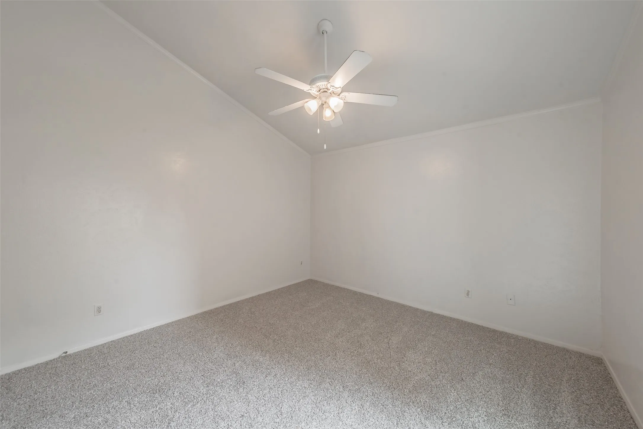 Single Family Residence For Sale in Dallas County , 1821 Ridgeview Street, Mesquite, Texas 75149, 3 Bedroom, 2 Bathroom, Garage spaces, 1,185 Sqft, built in 1973, mls#21295976, Real Estate Agent in Mesquite, Homes For Sale in Dallas county, Homes For Sale in Mesquite, Realtor in Mesquite Texas, Real Estate Brokerage Independent Realty Texas, Luminita Cordes Realtor