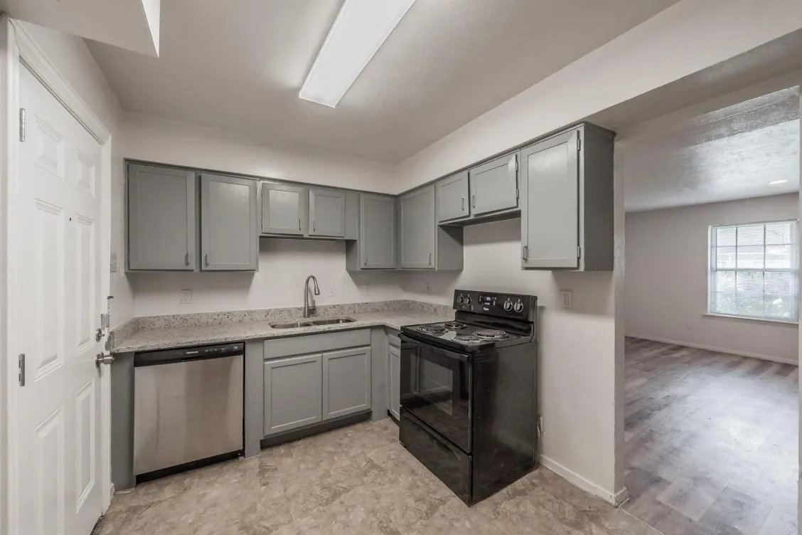 Single Family Residence For Sale in Dallas County , 1821 Ridgeview Street, Mesquite, Texas 75149, 3 Bedroom, 2 Bathroom, Garage spaces, 1,185 Sqft, built in 1973, mls#21295976, Real Estate Agent in Mesquite, Homes For Sale in Dallas county, Homes For Sale in Mesquite, Realtor in Mesquite Texas, Real Estate Brokerage Independent Realty Texas, Luminita Cordes Realtor