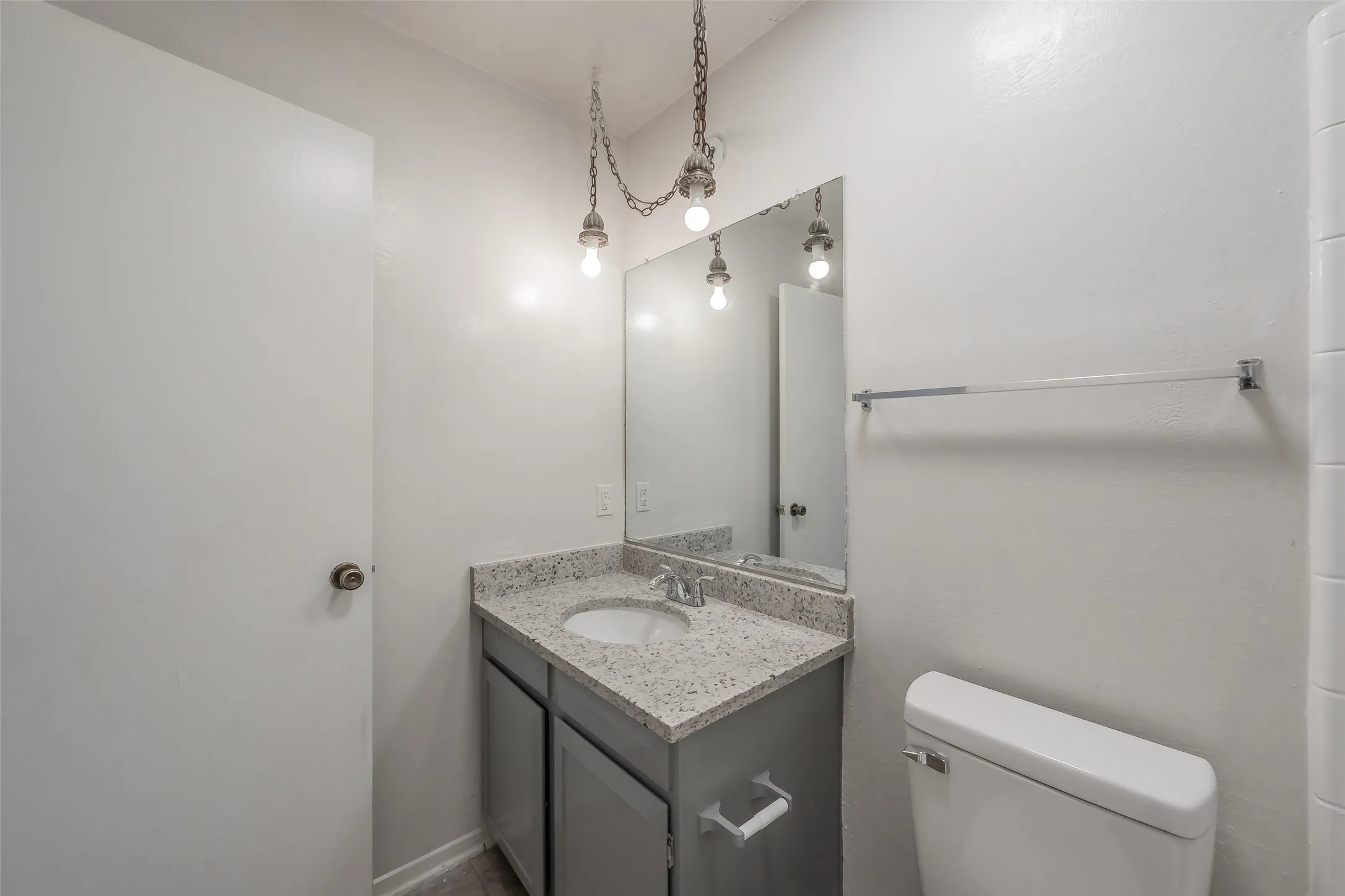 Single Family Residence For Sale in Dallas County , 1821 Ridgeview Street, Mesquite, Texas 75149, 3 Bedroom, 2 Bathroom, Garage spaces, 1,185 Sqft, built in 1973, mls#21295976, Real Estate Agent in Mesquite, Homes For Sale in Dallas county, Homes For Sale in Mesquite, Realtor in Mesquite Texas, Real Estate Brokerage Independent Realty Texas, Luminita Cordes Realtor