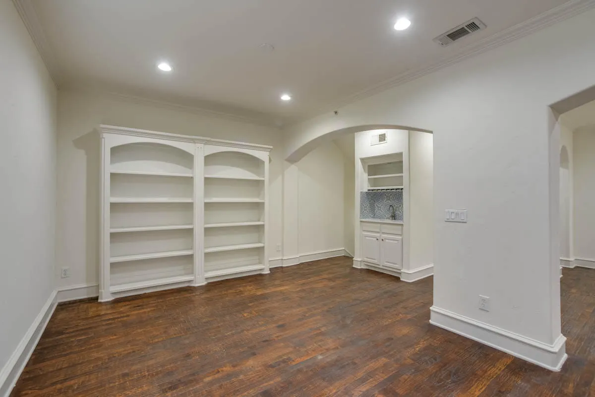 Townhouse For Rent in Dallas County , 4110 Mckinney Avenue 5, Dallas, Texas 75204, 2 Bedroom, 3 Bathroom, 2 Garage spaces, 1,941 Sqft, built in 2006, mls#21289618, Real Estate Agent in Dallas, Homes For Rent in Dallas county, Homes For Rent in Dallas, Realtor in Dallas Texas, Real Estate Brokerage Independent Realty Texas, Luminita Cordes Realtor
