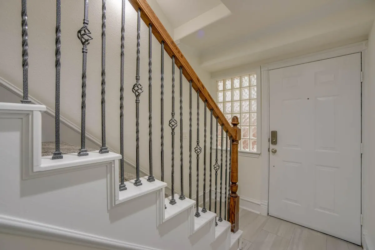 Townhouse For Rent in Dallas County , 4110 Mckinney Avenue 5, Dallas, Texas 75204, 2 Bedroom, 3 Bathroom, 2 Garage spaces, 1,941 Sqft, built in 2006, mls#21289618, Real Estate Agent in Dallas, Homes For Rent in Dallas county, Homes For Rent in Dallas, Realtor in Dallas Texas, Real Estate Brokerage Independent Realty Texas, Luminita Cordes Realtor