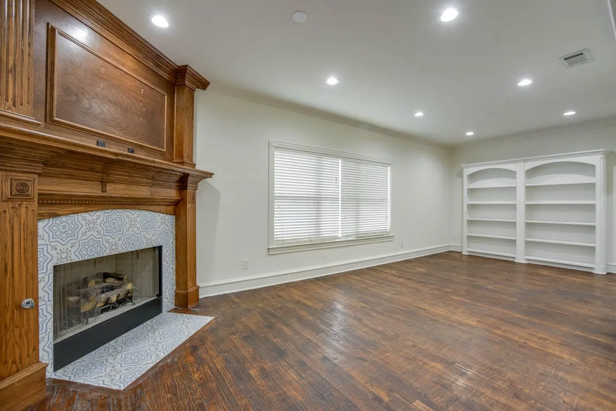 Townhouse For Rent in Dallas County , 4110 Mckinney Avenue 5, Dallas, Texas 75204, 2 Bedroom, 3 Bathroom, 2 Garage spaces, 1,941 Sqft, built in 2006, mls#21289618, Real Estate Agent in Dallas, Homes For Rent in Dallas county, Homes For Rent in Dallas, Realtor in Dallas Texas, Real Estate Brokerage Independent Realty Texas, Luminita Cordes Realtor
