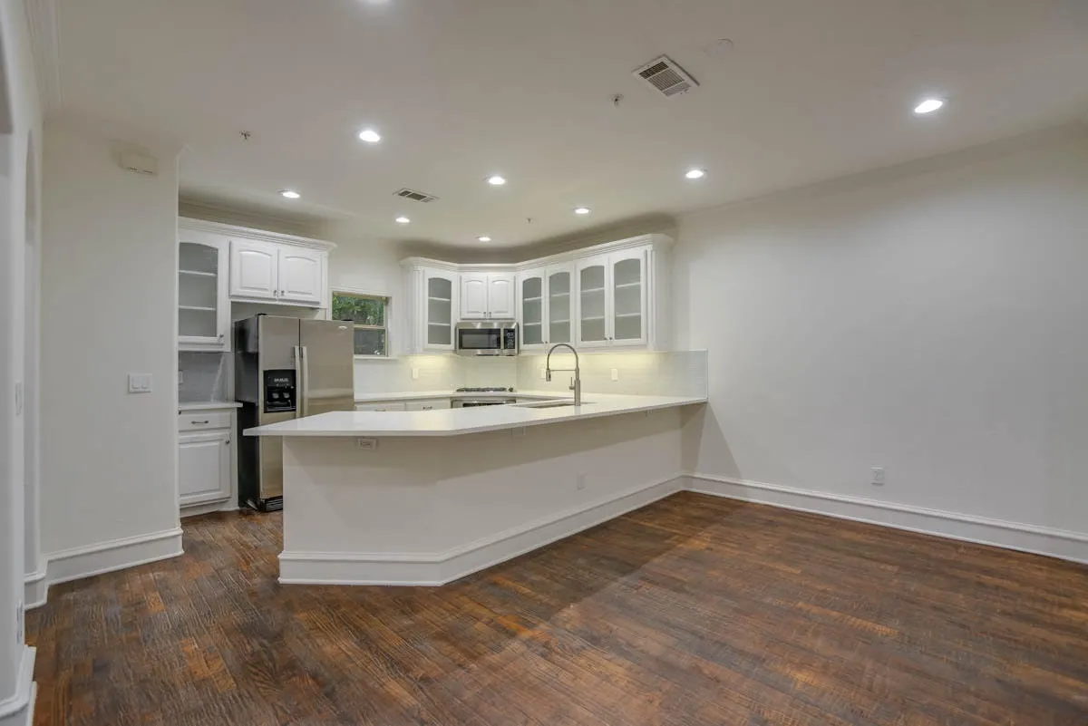 Townhouse For Rent in Dallas County , 4110 Mckinney Avenue 5, Dallas, Texas 75204, 2 Bedroom, 3 Bathroom, 2 Garage spaces, 1,941 Sqft, built in 2006, mls#21289618, Real Estate Agent in Dallas, Homes For Rent in Dallas county, Homes For Rent in Dallas, Realtor in Dallas Texas, Real Estate Brokerage Independent Realty Texas, Luminita Cordes Realtor