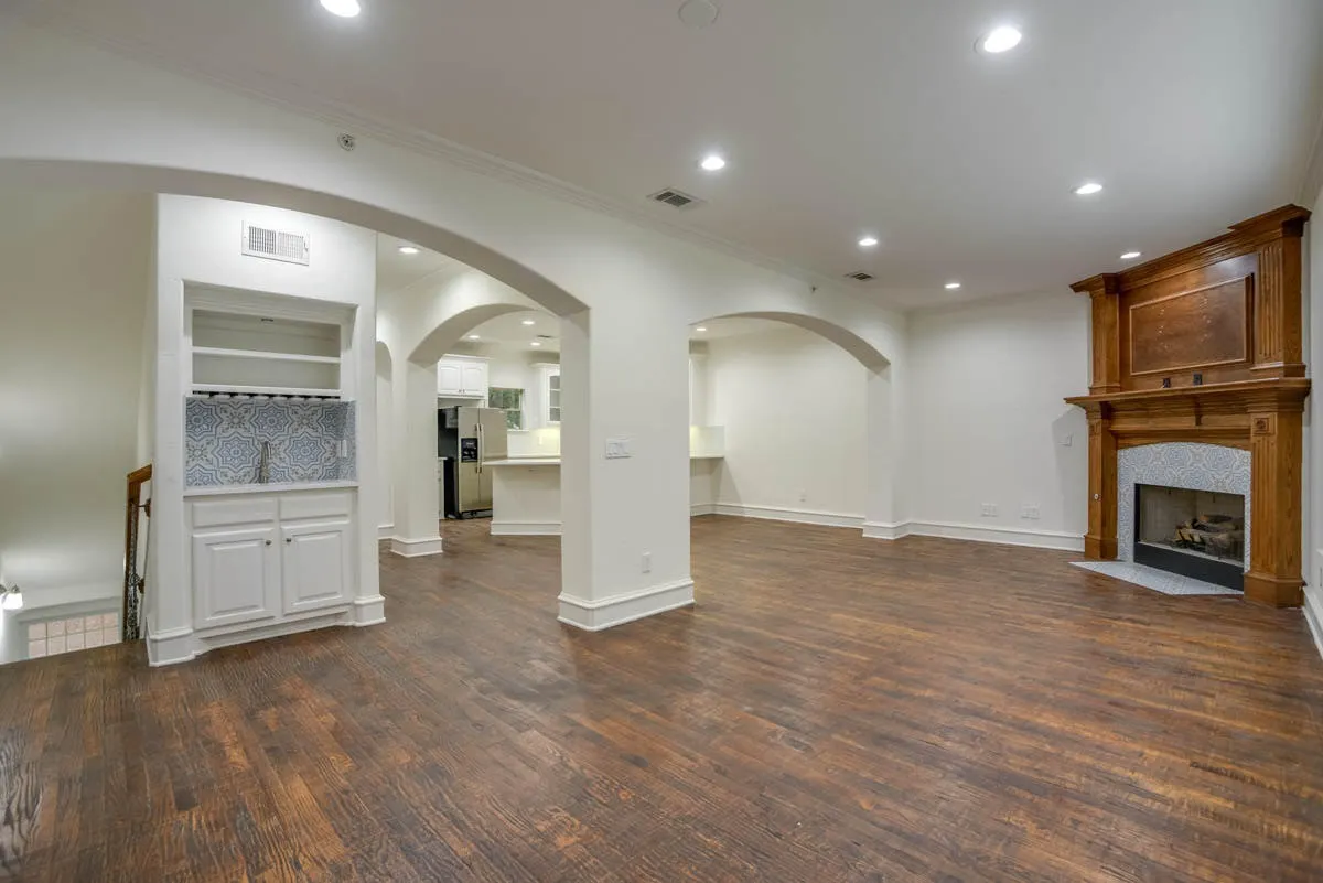 Townhouse For Rent in Dallas County , 4110 Mckinney Avenue 5, Dallas, Texas 75204, 2 Bedroom, 3 Bathroom, 2 Garage spaces, 1,941 Sqft, built in 2006, mls#21289618, Real Estate Agent in Dallas, Homes For Rent in Dallas county, Homes For Rent in Dallas, Realtor in Dallas Texas, Real Estate Brokerage Independent Realty Texas, Luminita Cordes Realtor
