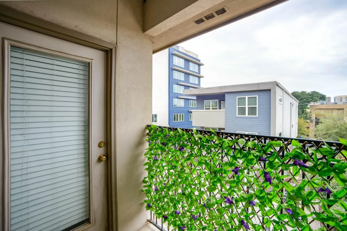 Townhouse For Rent in Dallas County , 4110 Mckinney Avenue 5, Dallas, Texas 75204, 2 Bedroom, 3 Bathroom, 2 Garage spaces, 1,941 Sqft, built in 2006, mls#21289618, Real Estate Agent in Dallas, Homes For Rent in Dallas county, Homes For Rent in Dallas, Realtor in Dallas Texas, Real Estate Brokerage Independent Realty Texas, Luminita Cordes Realtor