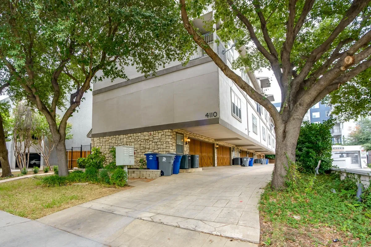 Townhouse For Rent in Dallas County , 4110 Mckinney Avenue 5, Dallas, Texas 75204, 2 Bedroom, 3 Bathroom, 2 Garage spaces, 1,941 Sqft, built in 2006, mls#21289618, Real Estate Agent in Dallas, Homes For Rent in Dallas county, Homes For Rent in Dallas, Realtor in Dallas Texas, Real Estate Brokerage Independent Realty Texas, Luminita Cordes Realtor