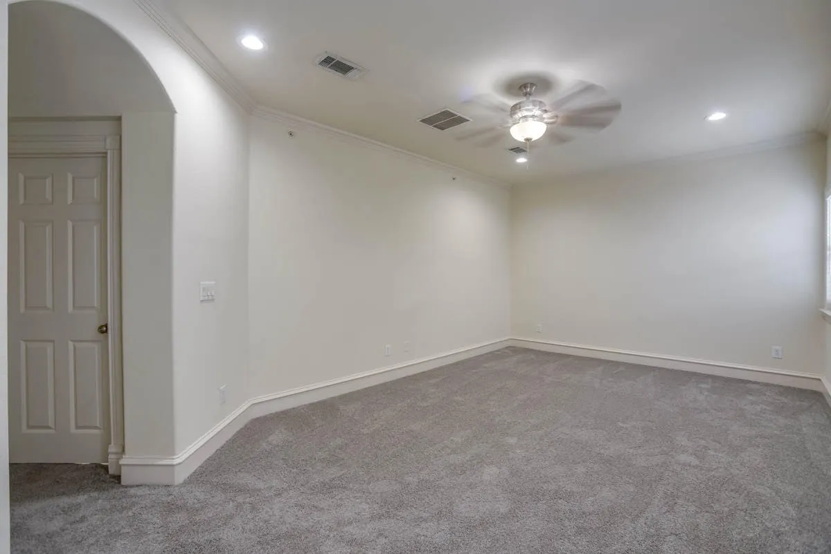 Townhouse For Rent in Dallas County , 4110 Mckinney Avenue 5, Dallas, Texas 75204, 2 Bedroom, 3 Bathroom, 2 Garage spaces, 1,941 Sqft, built in 2006, mls#21289618, Real Estate Agent in Dallas, Homes For Rent in Dallas county, Homes For Rent in Dallas, Realtor in Dallas Texas, Real Estate Brokerage Independent Realty Texas, Luminita Cordes Realtor