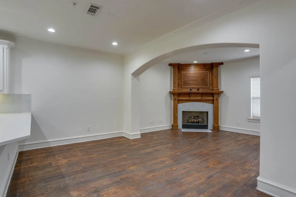 Townhouse For Rent in Dallas County , 4110 Mckinney Avenue 5, Dallas, Texas 75204, 2 Bedroom, 3 Bathroom, 2 Garage spaces, 1,941 Sqft, built in 2006, mls#21289618, Real Estate Agent in Dallas, Homes For Rent in Dallas county, Homes For Rent in Dallas, Realtor in Dallas Texas, Real Estate Brokerage Independent Realty Texas, Luminita Cordes Realtor
