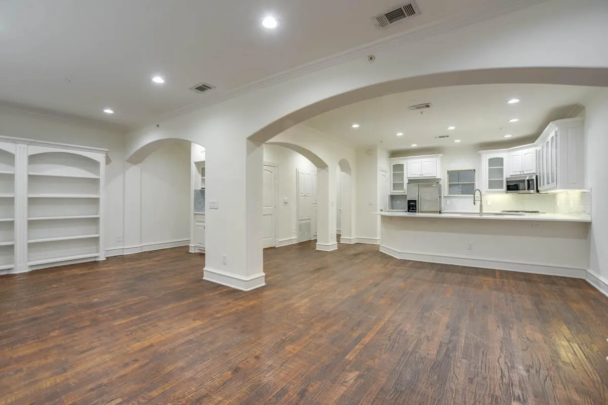 Townhouse For Rent in Dallas County , 4110 Mckinney Avenue 5, Dallas, Texas 75204, 2 Bedroom, 3 Bathroom, 2 Garage spaces, 1,941 Sqft, built in 2006, mls#21289618, Real Estate Agent in Dallas, Homes For Rent in Dallas county, Homes For Rent in Dallas, Realtor in Dallas Texas, Real Estate Brokerage Independent Realty Texas, Luminita Cordes Realtor