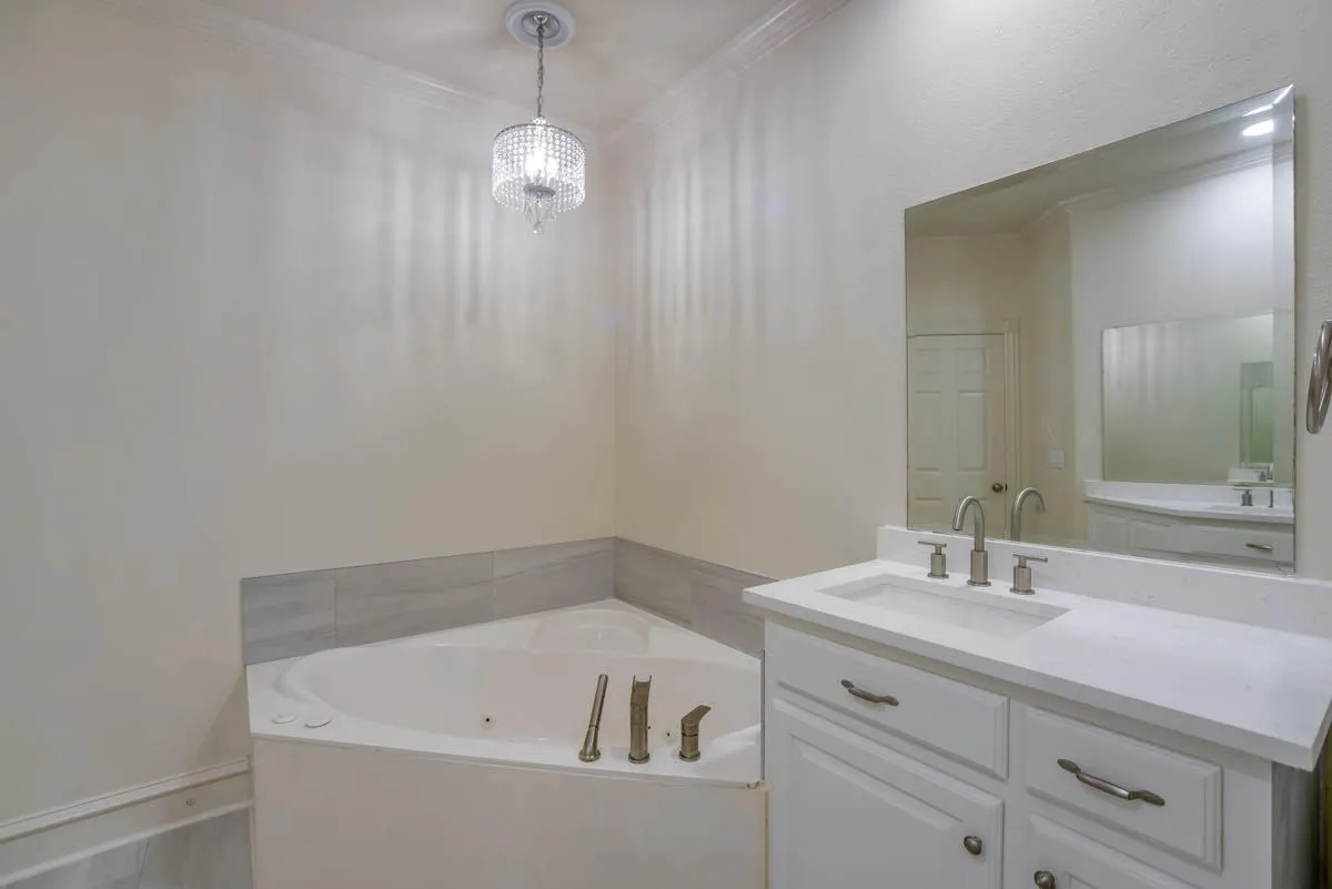 Townhouse For Rent in Dallas County , 4110 Mckinney Avenue 5, Dallas, Texas 75204, 2 Bedroom, 3 Bathroom, 2 Garage spaces, 1,941 Sqft, built in 2006, mls#21289618, Real Estate Agent in Dallas, Homes For Rent in Dallas county, Homes For Rent in Dallas, Realtor in Dallas Texas, Real Estate Brokerage Independent Realty Texas, Luminita Cordes Realtor