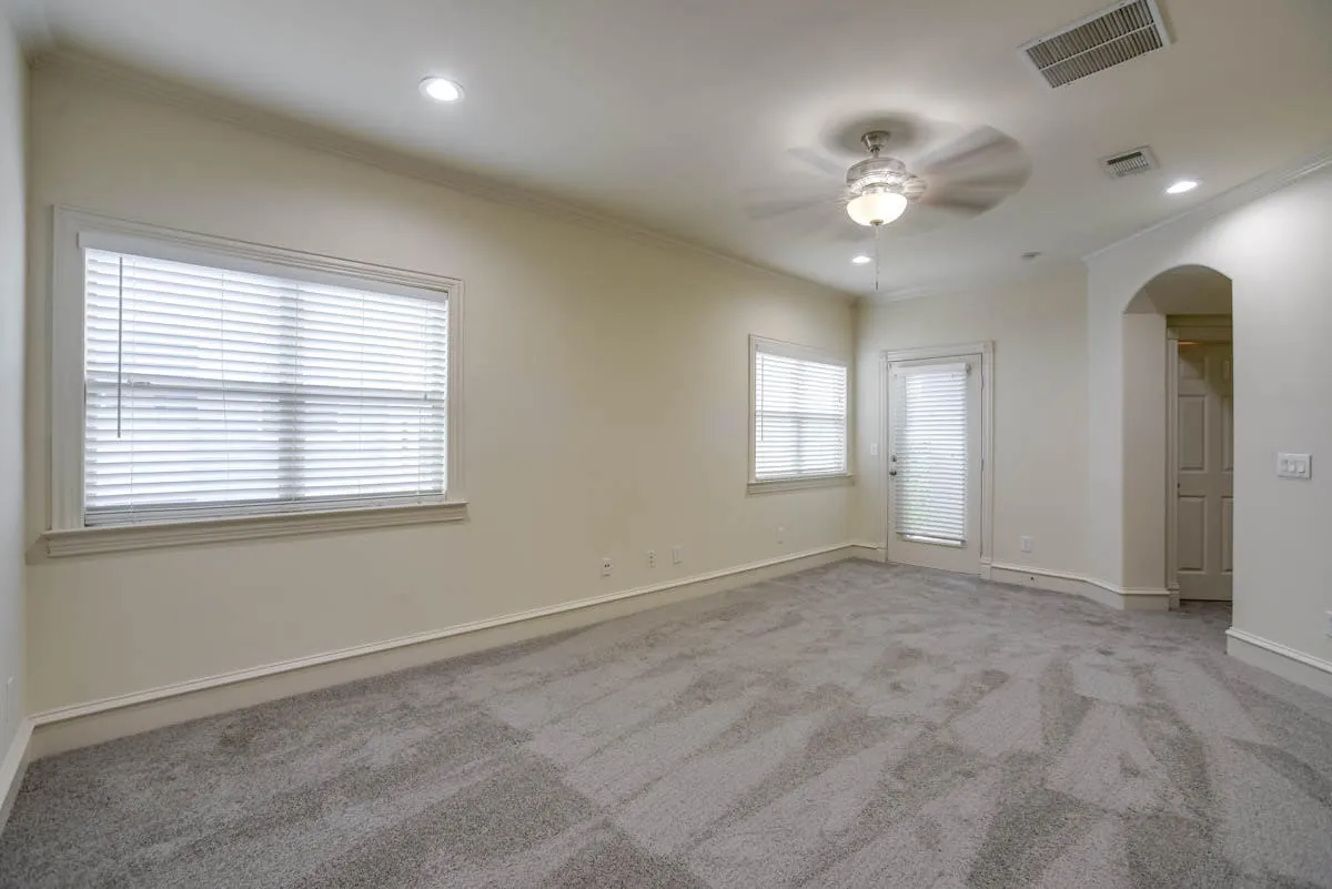 Townhouse For Rent in Dallas County , 4110 Mckinney Avenue 5, Dallas, Texas 75204, 2 Bedroom, 3 Bathroom, 2 Garage spaces, 1,941 Sqft, built in 2006, mls#21289618, Real Estate Agent in Dallas, Homes For Rent in Dallas county, Homes For Rent in Dallas, Realtor in Dallas Texas, Real Estate Brokerage Independent Realty Texas, Luminita Cordes Realtor