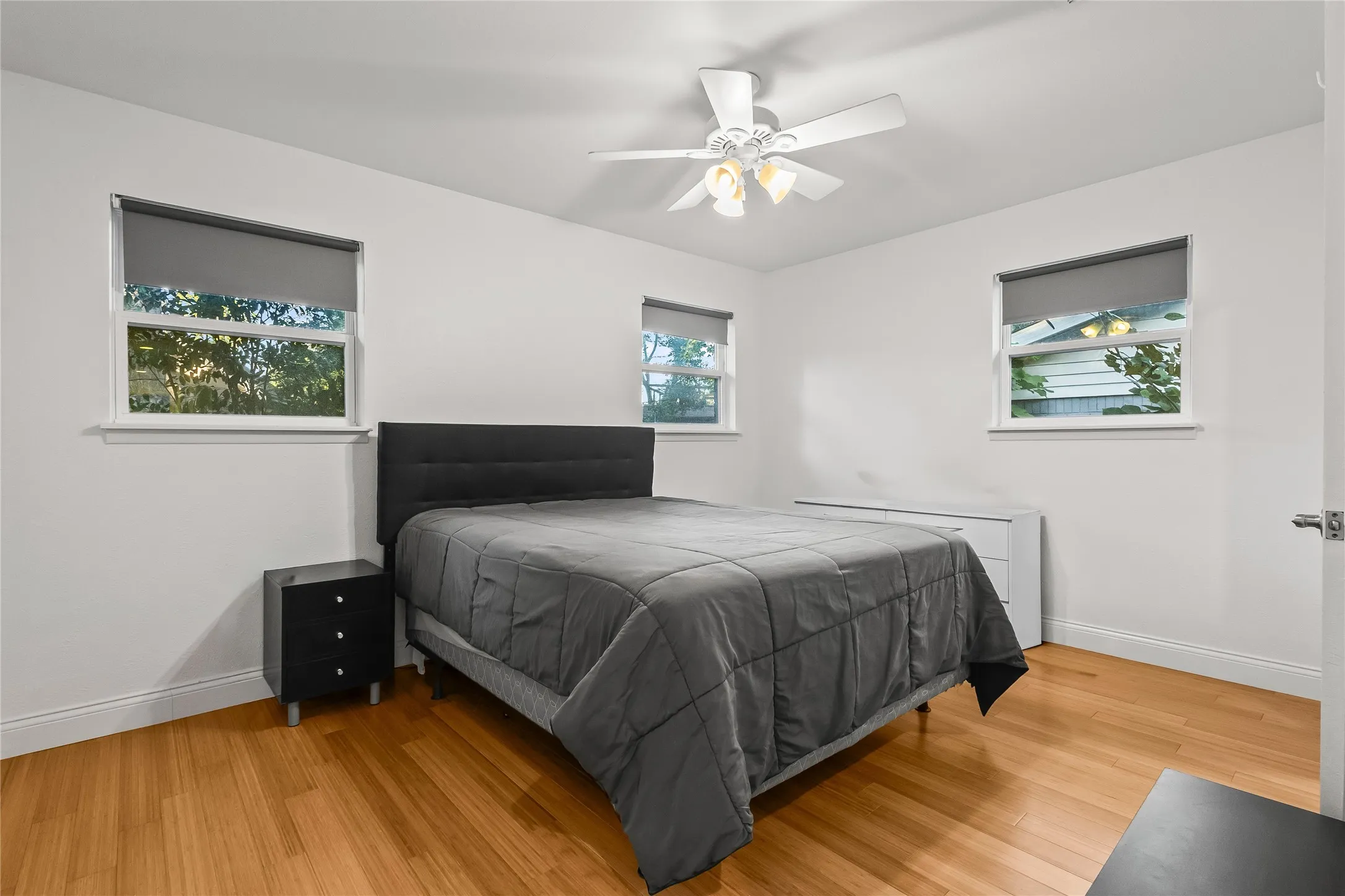 Single Family Residence For Sale in Tarrant County , 4112 Selkirk Drive W, Fort Worth, Texas 76109, 4 Bedroom, 3 Bathroom, Garage spaces, 2,099 Sqft, built in 1960, mls#21295999, Real Estate Agent in Fort Worth, Homes For Sale in Tarrant county, Homes For Sale in Fort Worth, Realtor in Fort Worth Texas, Real Estate Brokerage Independent Realty Texas, Luminita Cordes Realtor