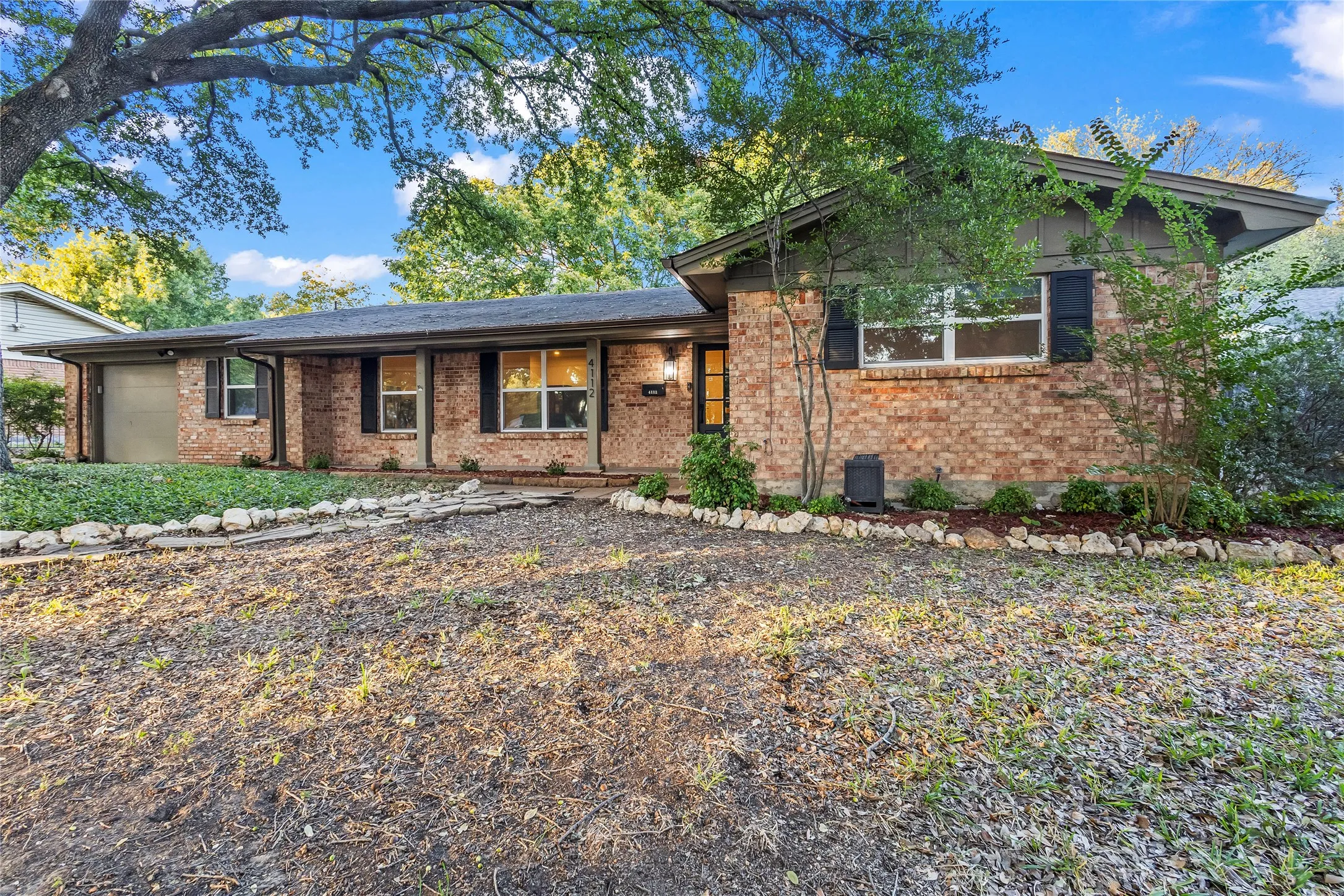 Single Family Residence For Sale in Tarrant County , 4112 Selkirk Drive W, Fort Worth, Texas 76109, 4 Bedroom, 3 Bathroom, Garage spaces, 2,099 Sqft, built in 1960, mls#21295999, Real Estate Agent in Fort Worth, Homes For Sale in Tarrant county, Homes For Sale in Fort Worth, Realtor in Fort Worth Texas, Real Estate Brokerage Independent Realty Texas, Luminita Cordes Realtor