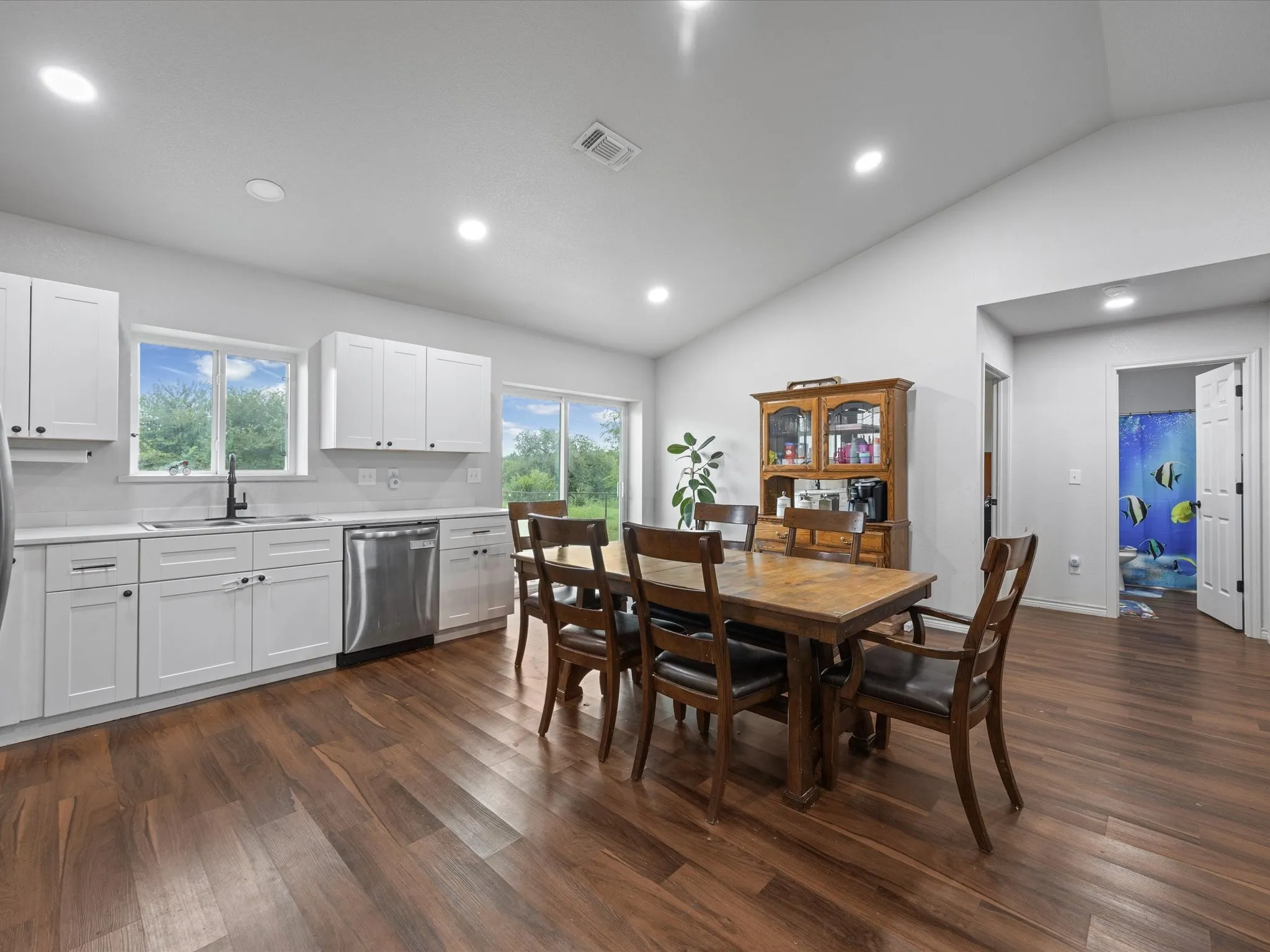 Single Family Residence For Sale in Montague County , 106 Edith Street, Bowie, Texas 76230, 3 Bedroom, 2 Bathroom, Garage spaces, 1,400 Sqft, built in 2022, mls#21295521, Real Estate Agent in Bowie, Homes For Sale in Montague county, Homes For Sale in Bowie, Realtor in Bowie Texas, Real Estate Brokerage Independent Realty Texas, Luminita Cordes Realtor