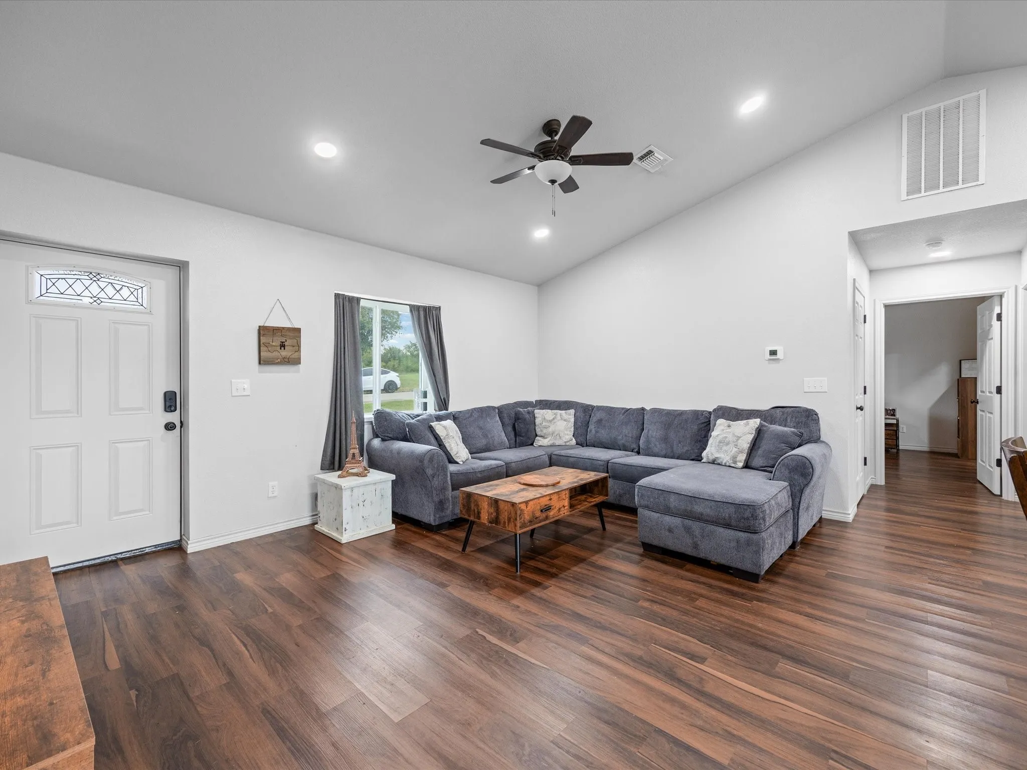 Single Family Residence For Sale in Montague County , 106 Edith Street, Bowie, Texas 76230, 3 Bedroom, 2 Bathroom, Garage spaces, 1,400 Sqft, built in 2022, mls#21295521, Real Estate Agent in Bowie, Homes For Sale in Montague county, Homes For Sale in Bowie, Realtor in Bowie Texas, Real Estate Brokerage Independent Realty Texas, Luminita Cordes Realtor