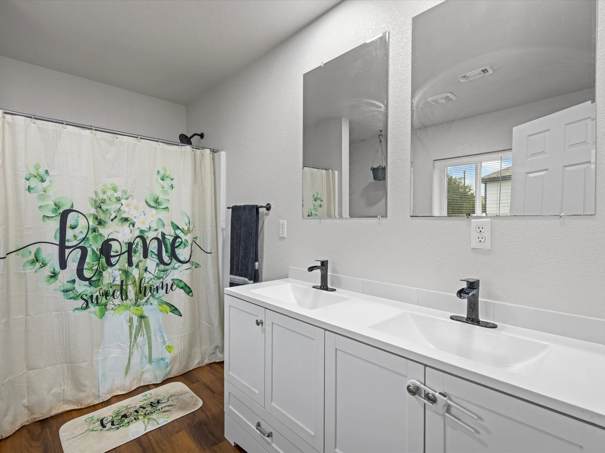 Single Family Residence For Sale in Montague County , 106 Edith Street, Bowie, Texas 76230, 3 Bedroom, 2 Bathroom, Garage spaces, 1,400 Sqft, built in 2022, mls#21295521, Real Estate Agent in Bowie, Homes For Sale in Montague county, Homes For Sale in Bowie, Realtor in Bowie Texas, Real Estate Brokerage Independent Realty Texas, Luminita Cordes Realtor