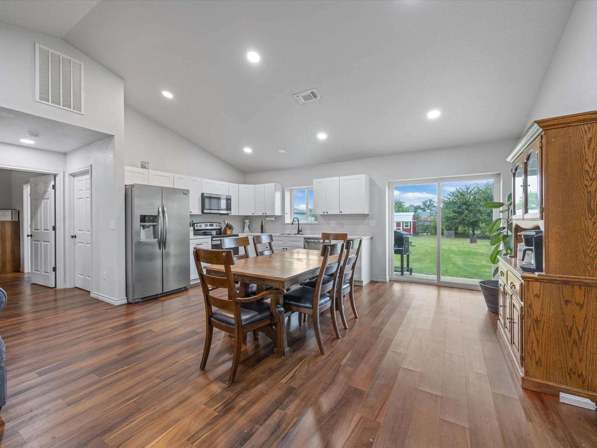 Single Family Residence For Sale in Montague County , 106 Edith Street, Bowie, Texas 76230, 3 Bedroom, 2 Bathroom, Garage spaces, 1,400 Sqft, built in 2022, mls#21295521, Real Estate Agent in Bowie, Homes For Sale in Montague county, Homes For Sale in Bowie, Realtor in Bowie Texas, Real Estate Brokerage Independent Realty Texas, Luminita Cordes Realtor