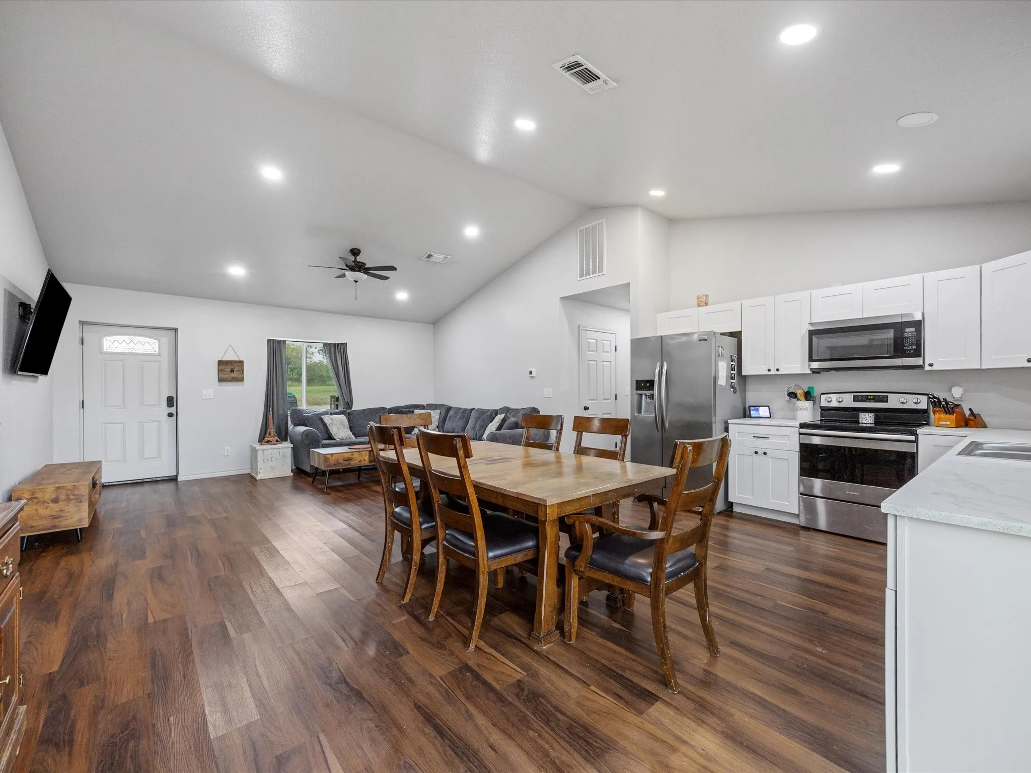 Single Family Residence For Sale in Montague County , 106 Edith Street, Bowie, Texas 76230, 3 Bedroom, 2 Bathroom, Garage spaces, 1,400 Sqft, built in 2022, mls#21295521, Real Estate Agent in Bowie, Homes For Sale in Montague county, Homes For Sale in Bowie, Realtor in Bowie Texas, Real Estate Brokerage Independent Realty Texas, Luminita Cordes Realtor