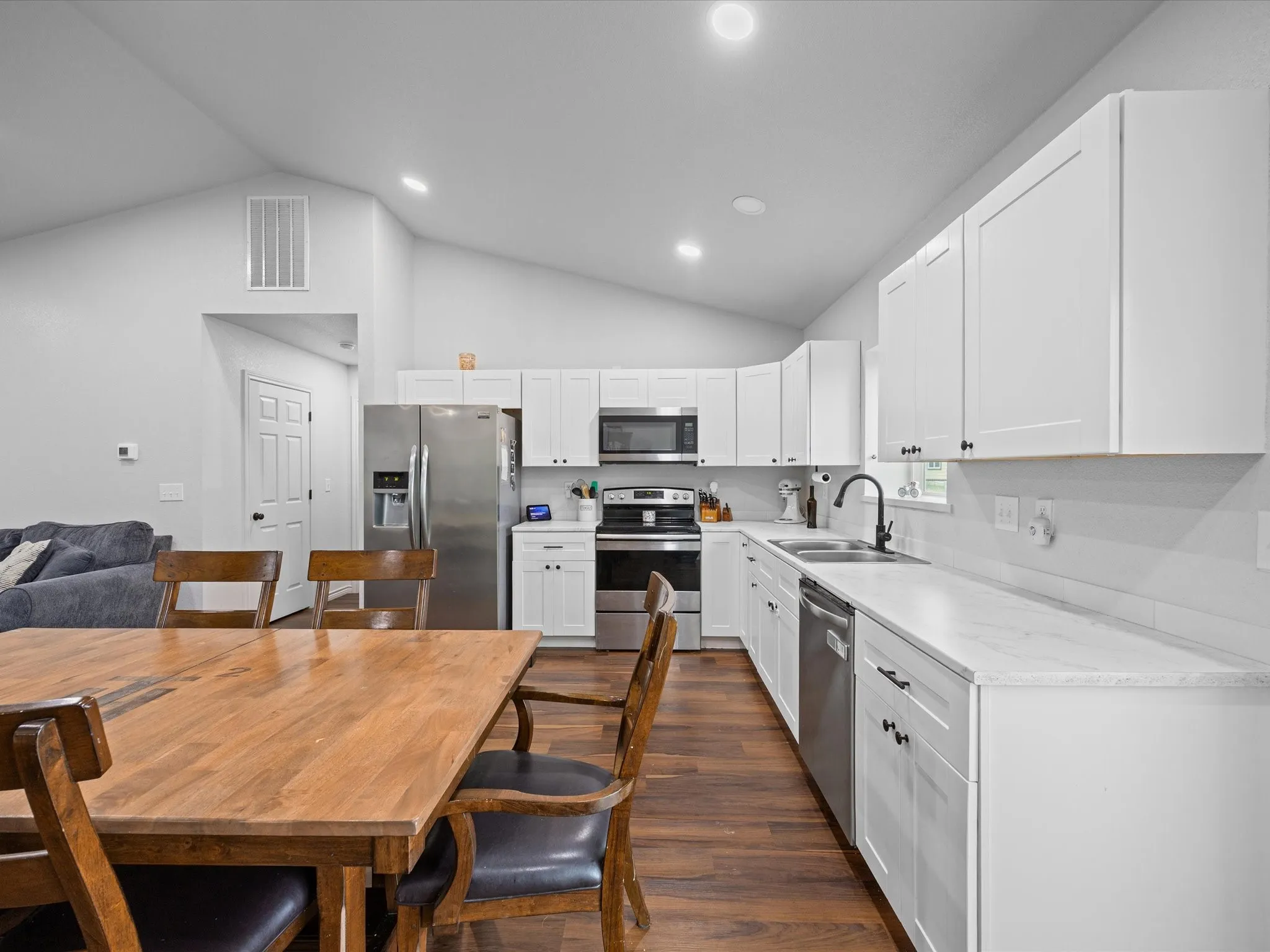 Single Family Residence For Sale in Montague County , 106 Edith Street, Bowie, Texas 76230, 3 Bedroom, 2 Bathroom, Garage spaces, 1,400 Sqft, built in 2022, mls#21295521, Real Estate Agent in Bowie, Homes For Sale in Montague county, Homes For Sale in Bowie, Realtor in Bowie Texas, Real Estate Brokerage Independent Realty Texas, Luminita Cordes Realtor