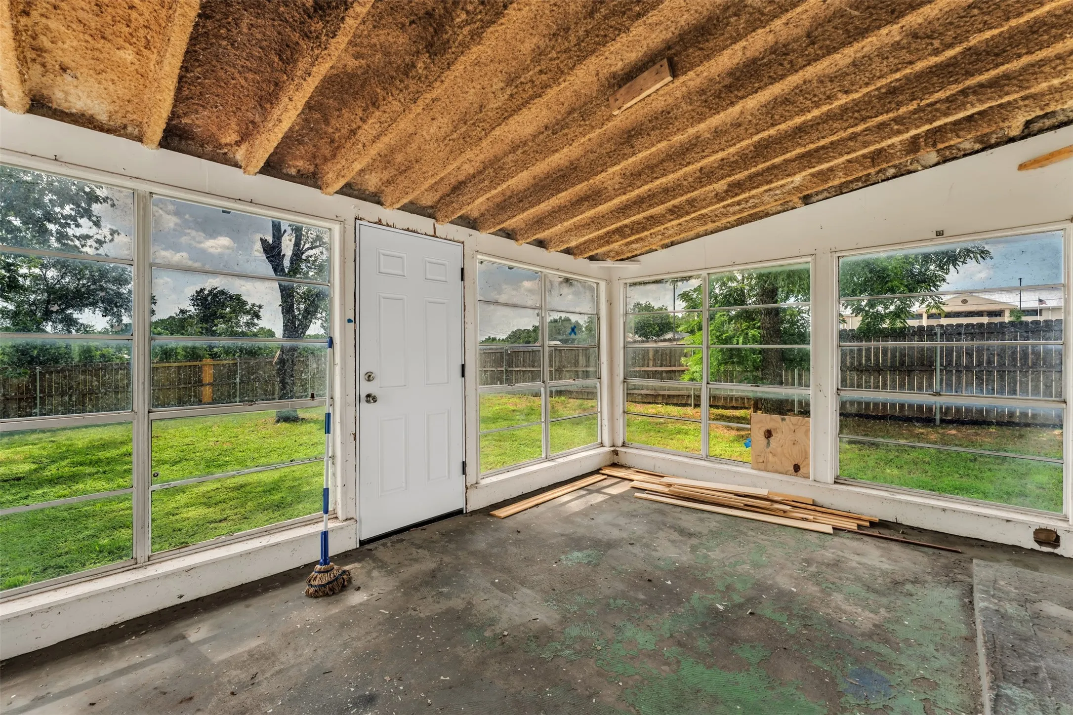 Single Family Residence For Sale in Coryell County , 210 S 5th Street, Gatesville, Texas 76528, 3 Bedroom, 1 Bathroom, Garage spaces, 1,778 Sqft, built in 1925, mls#21296000, Real Estate Agent in Gatesville, Homes For Sale in Coryell county, Homes For Sale in Gatesville, Realtor in Gatesville Texas, Real Estate Brokerage Independent Realty Texas, Luminita Cordes Realtor