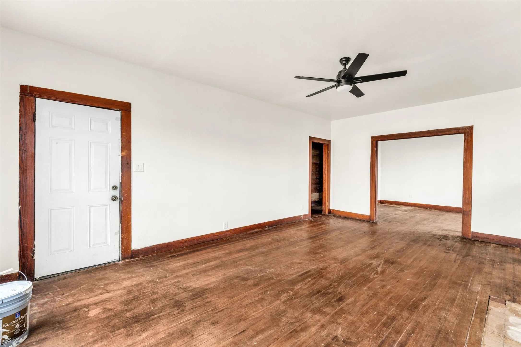 Single Family Residence For Sale in Coryell County , 210 S 5th Street, Gatesville, Texas 76528, 3 Bedroom, 1 Bathroom, Garage spaces, 1,778 Sqft, built in 1925, mls#21296000, Real Estate Agent in Gatesville, Homes For Sale in Coryell county, Homes For Sale in Gatesville, Realtor in Gatesville Texas, Real Estate Brokerage Independent Realty Texas, Luminita Cordes Realtor