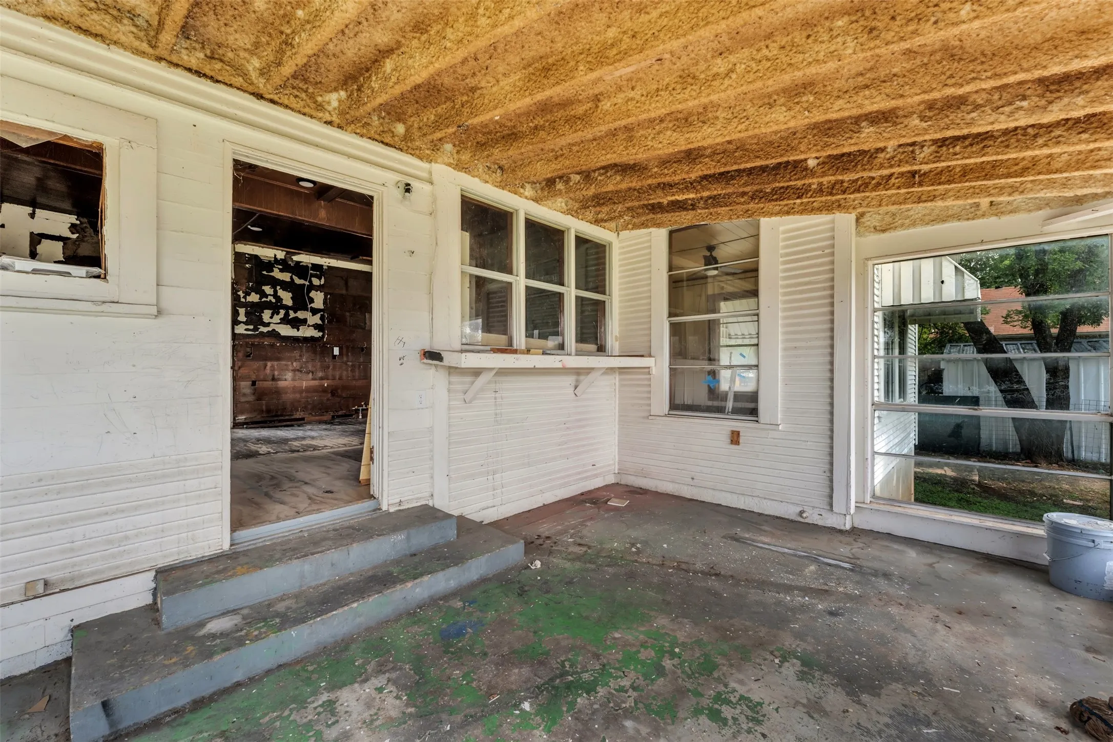 Single Family Residence For Sale in Coryell County , 210 S 5th Street, Gatesville, Texas 76528, 3 Bedroom, 1 Bathroom, Garage spaces, 1,778 Sqft, built in 1925, mls#21296000, Real Estate Agent in Gatesville, Homes For Sale in Coryell county, Homes For Sale in Gatesville, Realtor in Gatesville Texas, Real Estate Brokerage Independent Realty Texas, Luminita Cordes Realtor