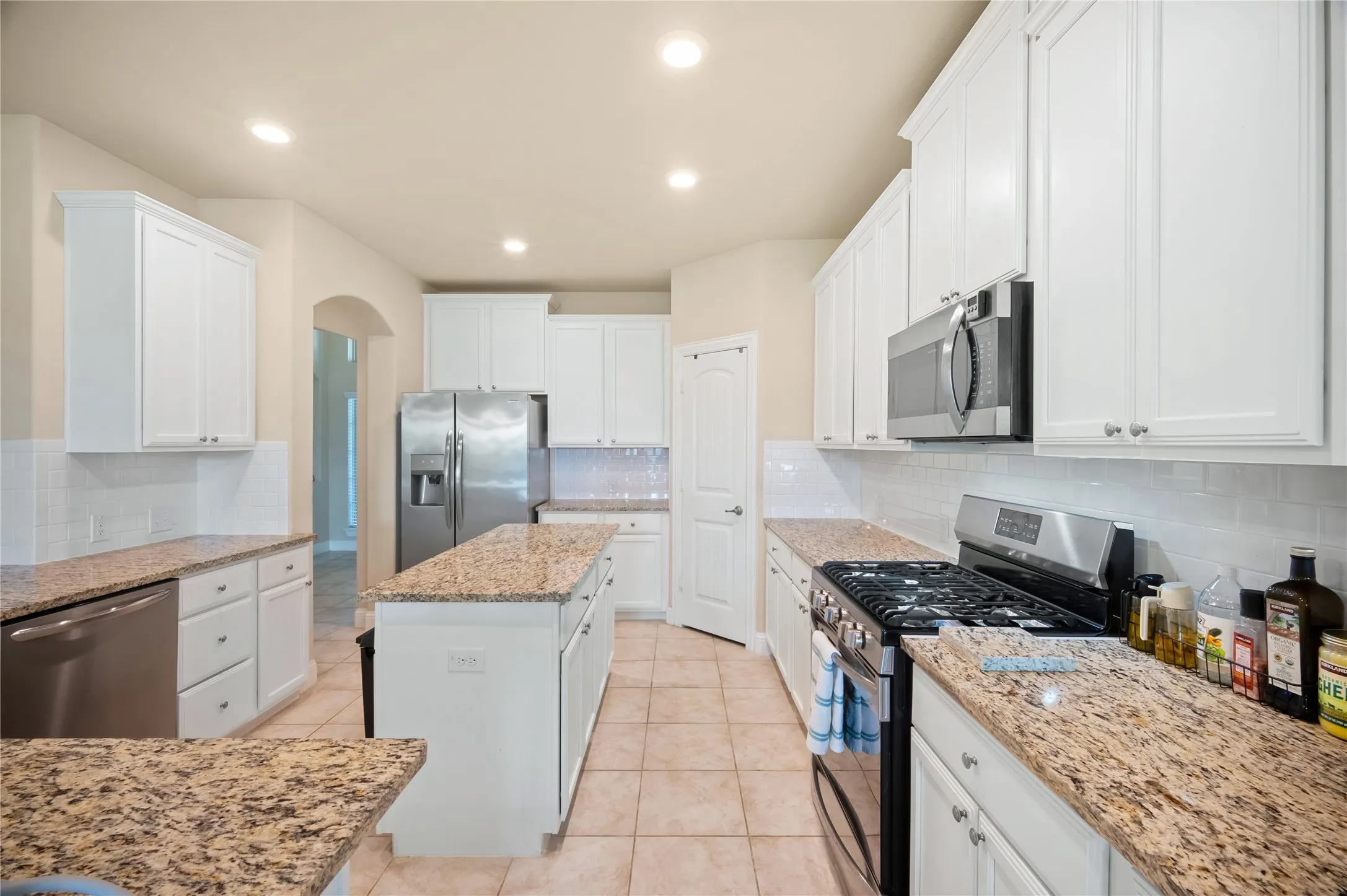 Single Family Residence For Sale in Denton County , 4321 Bayport Drive, Frisco, Texas 75036, 4 Bedroom, 3 Bathroom, 2 Garage spaces, 2,709 Sqft, built in 2017, mls#21293918, Real Estate Agent in Frisco, Homes For Sale in Denton county, Homes For Sale in Frisco, Realtor in Frisco Texas, Real Estate Brokerage Independent Realty Texas, Luminita Cordes Realtor