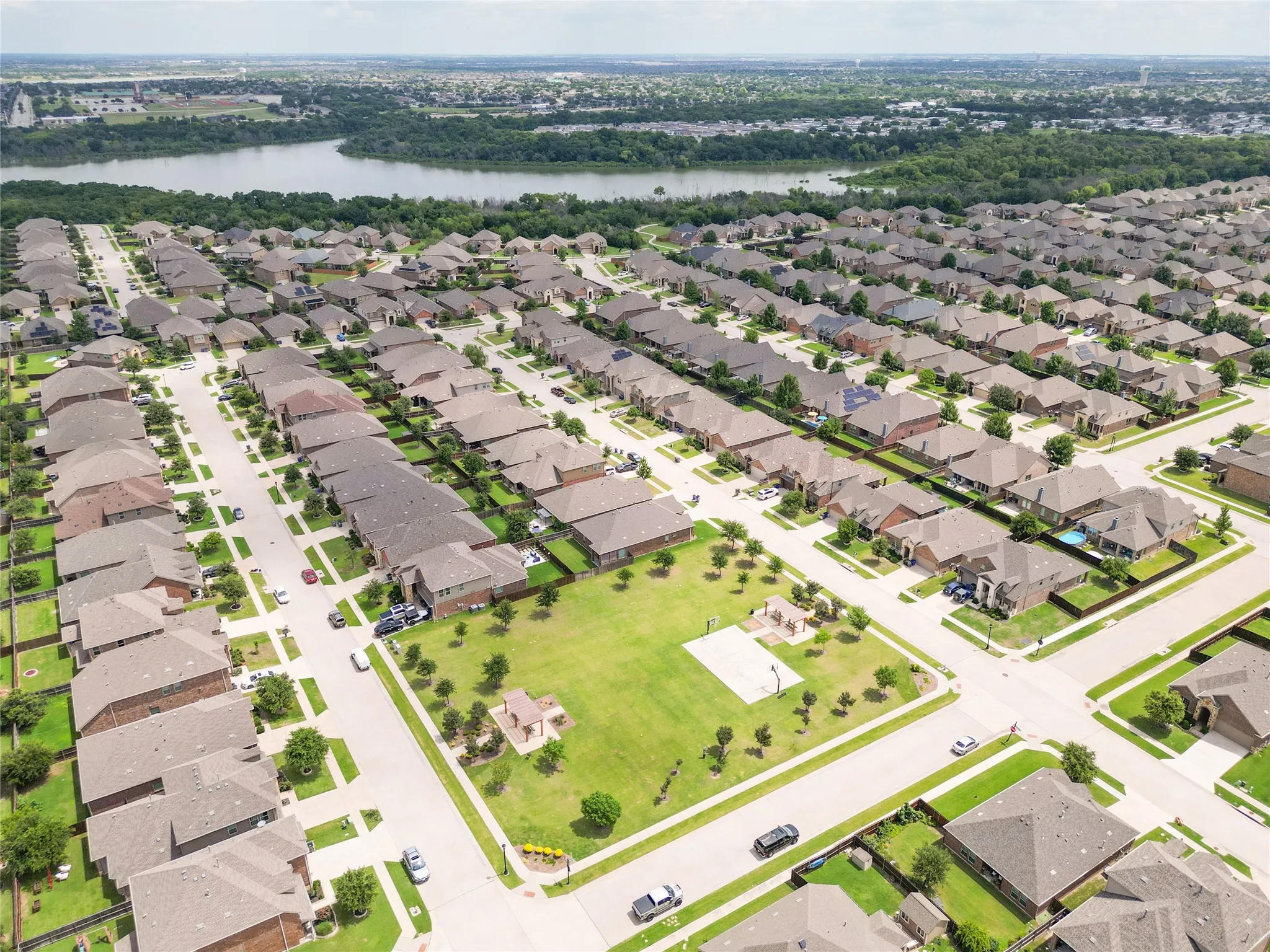 Single Family Residence For Sale in Denton County , 4321 Bayport Drive, Frisco, Texas 75036, 4 Bedroom, 3 Bathroom, 2 Garage spaces, 2,709 Sqft, built in 2017, mls#21293918, Real Estate Agent in Frisco, Homes For Sale in Denton county, Homes For Sale in Frisco, Realtor in Frisco Texas, Real Estate Brokerage Independent Realty Texas, Luminita Cordes Realtor